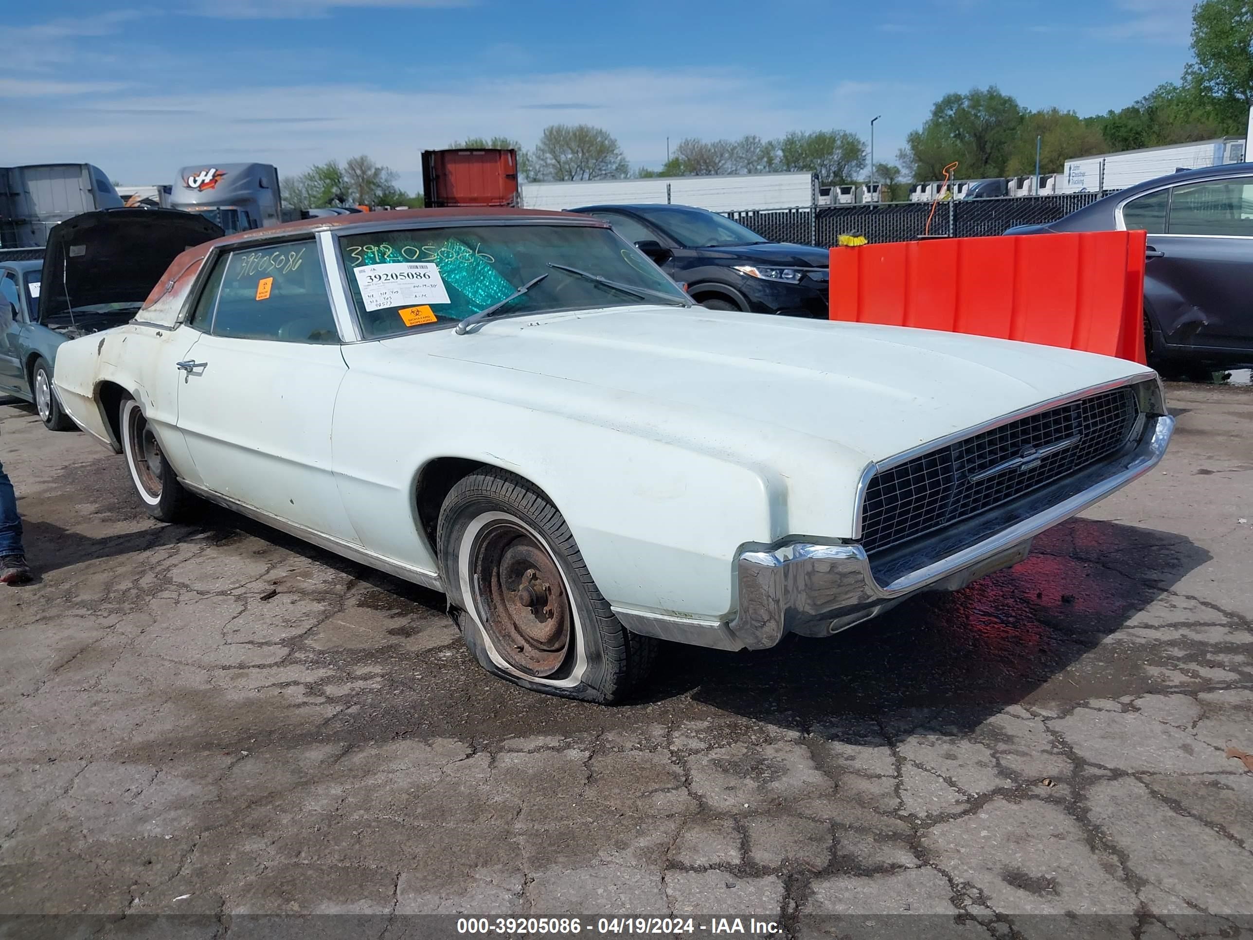 ford thunderbird 1967 0000007y82z174241