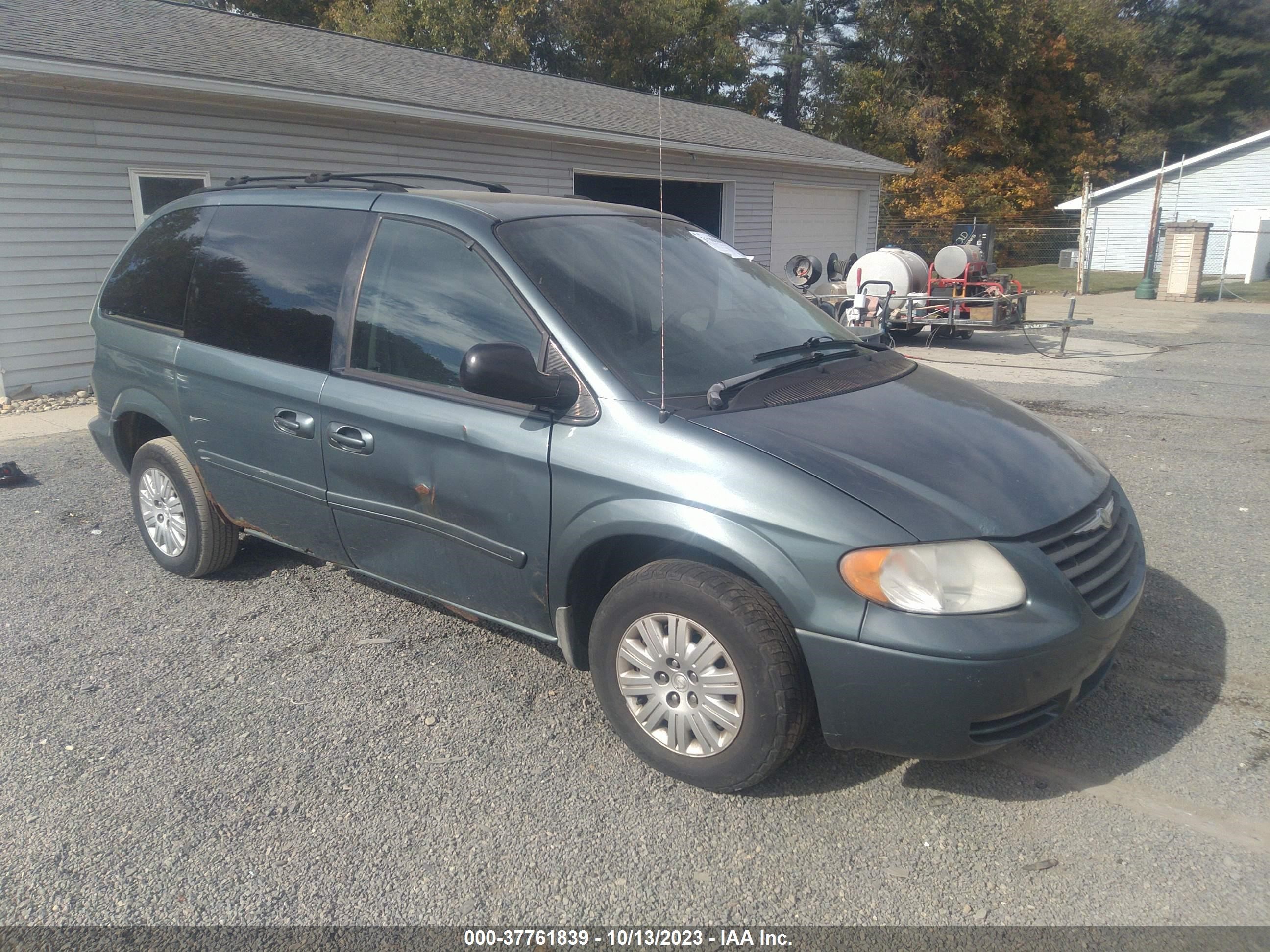 chrysler town & country 2007 1a4gj45rx7b155139