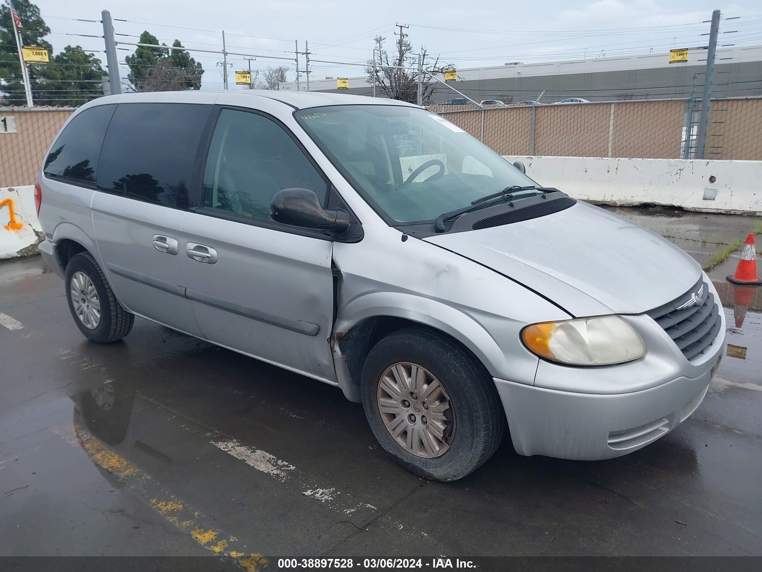 chrysler town & country 2006 1a4gp45r16b745761