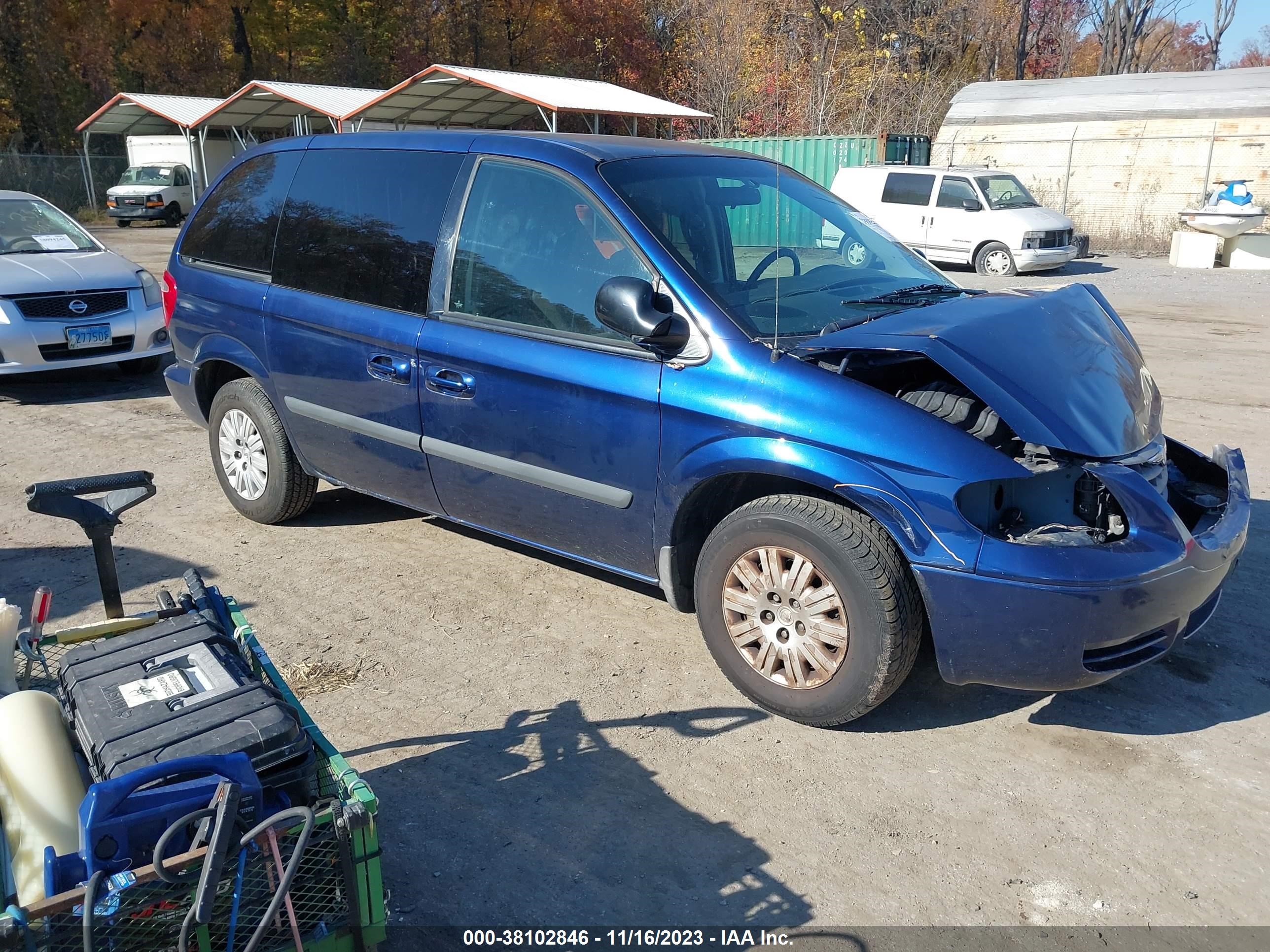 chrysler town & country 2006 1a4gp45r56b746850