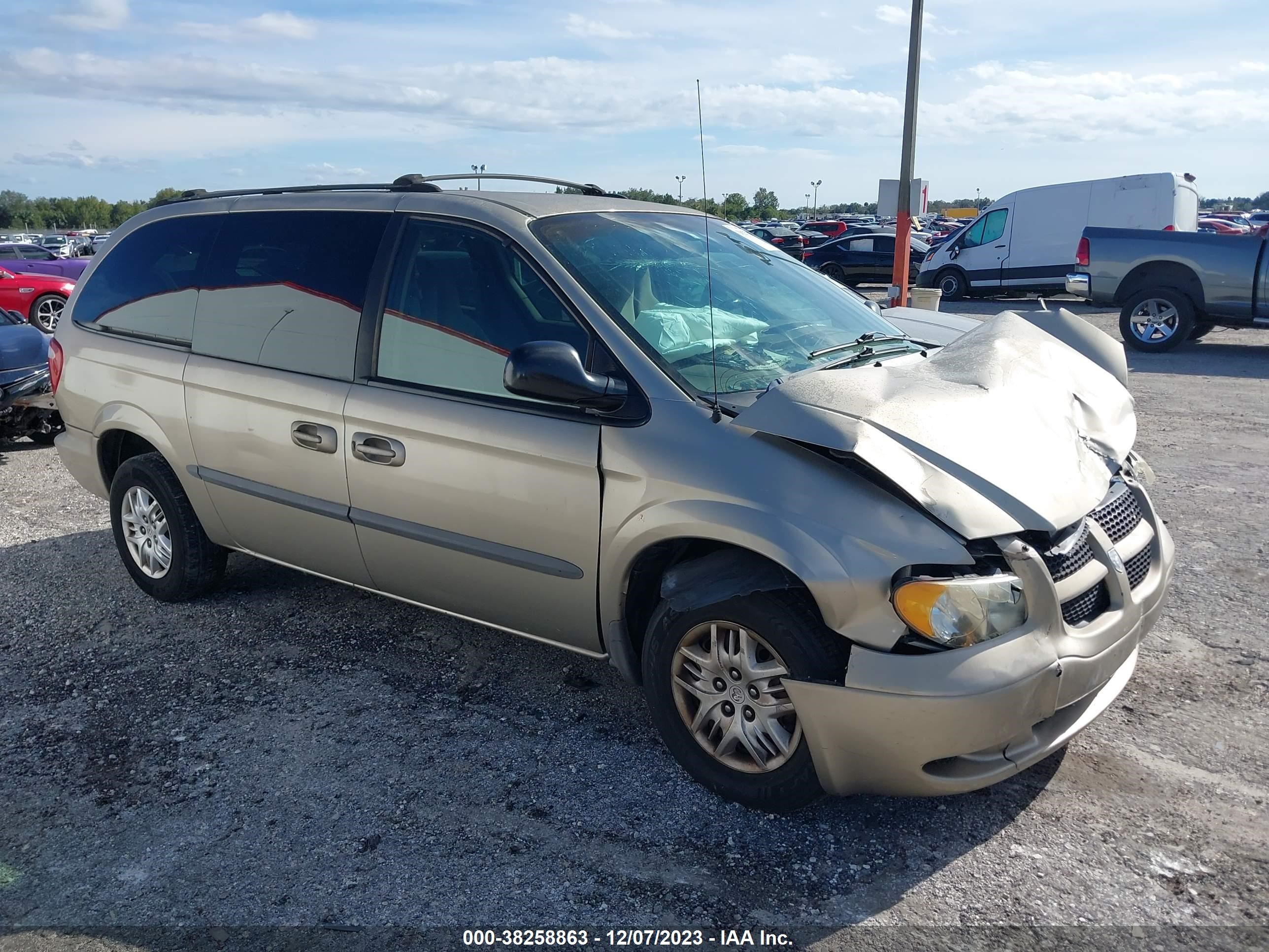 dodge caravan 2002 1b4gp44322b656985