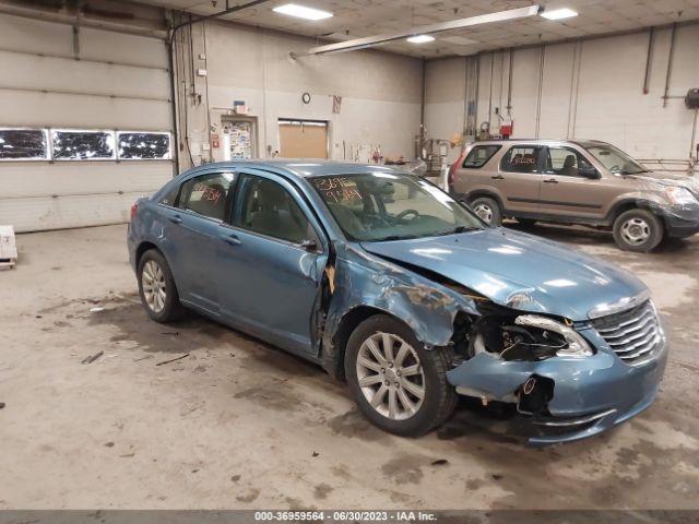 chrysler 200 2011 1c3bc1fg5bn555420