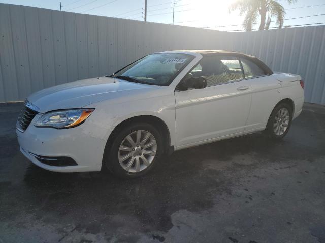 chrysler 200 tourin 2013 1c3bcbeb2dn560279