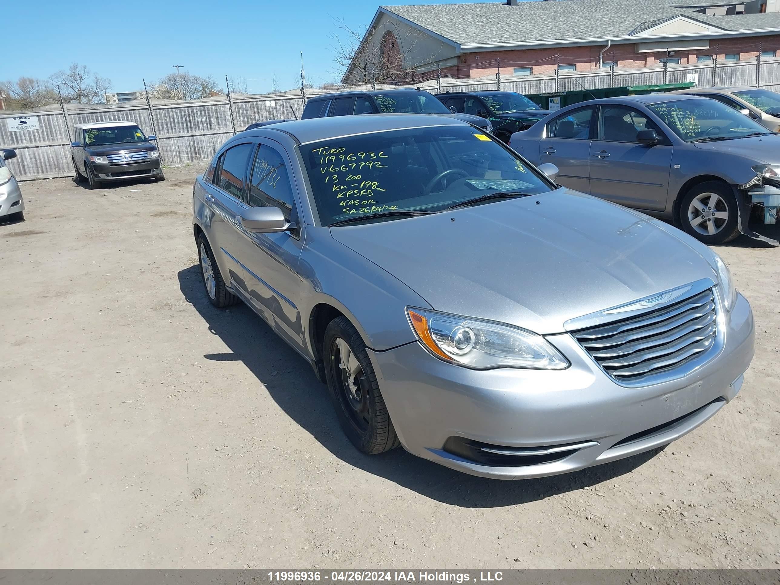 chrysler 200 2013 1c3ccbab9dn667792