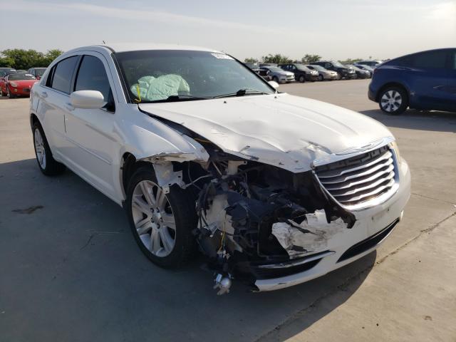 chrysler 200 tourin 2013 1c3ccbbb5dn666010