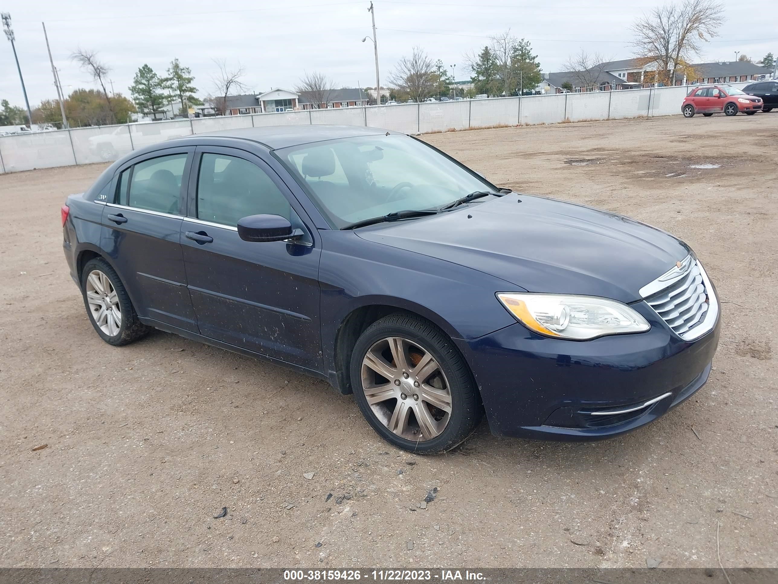 chrysler 200 2013 1c3ccbbb8dn656748