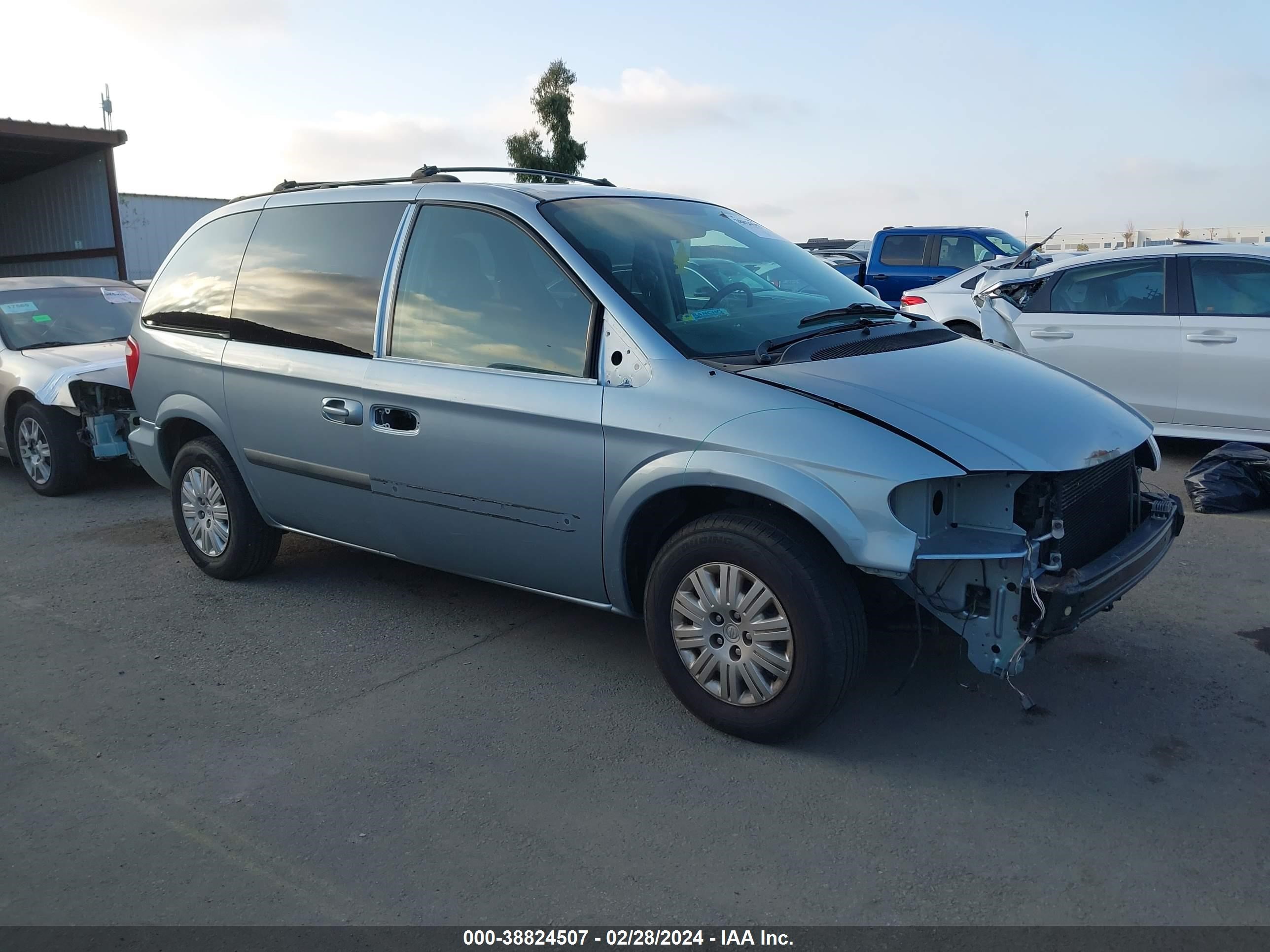 chrysler town & country 2005 1c4gp45r35b354549