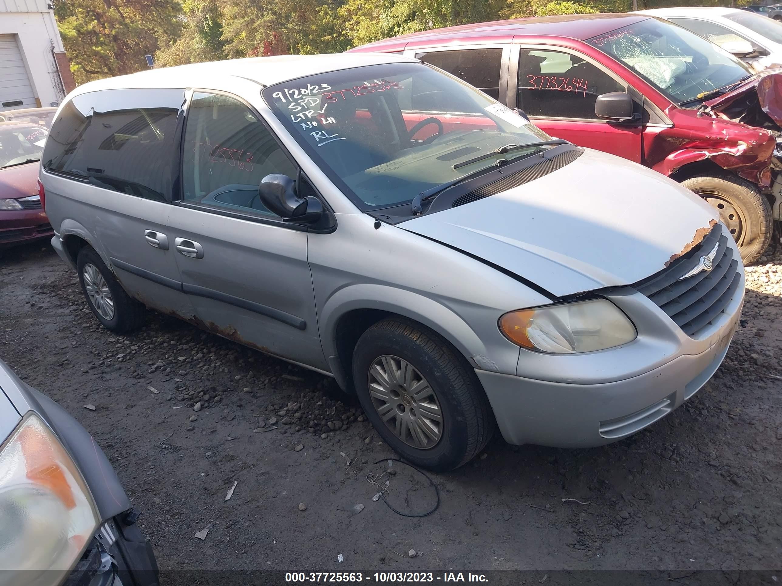 chrysler town & country 2005 1c4gp45r75b394214