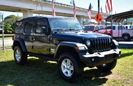 jeep wrangler unlimited 2018 1c4hjxdg6jw152878