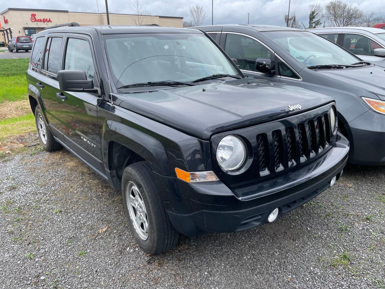 jeep liberty (patriot) 2017 1c4njpba2hd209844