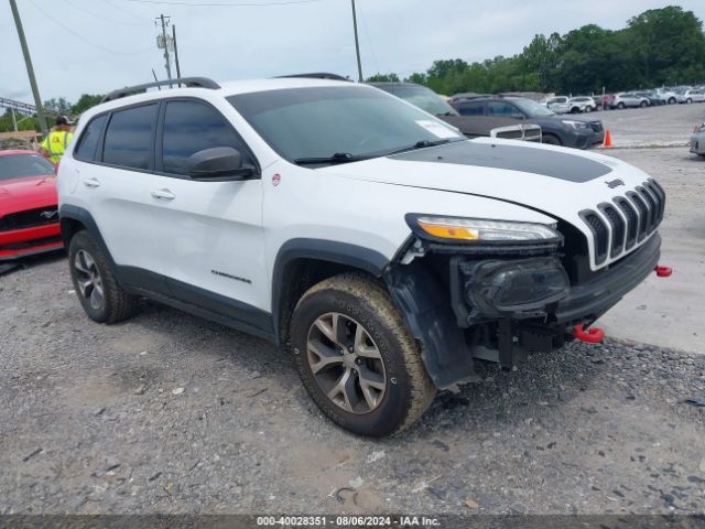 jeep cherokee 2018 1c4pjmbb4jd520682