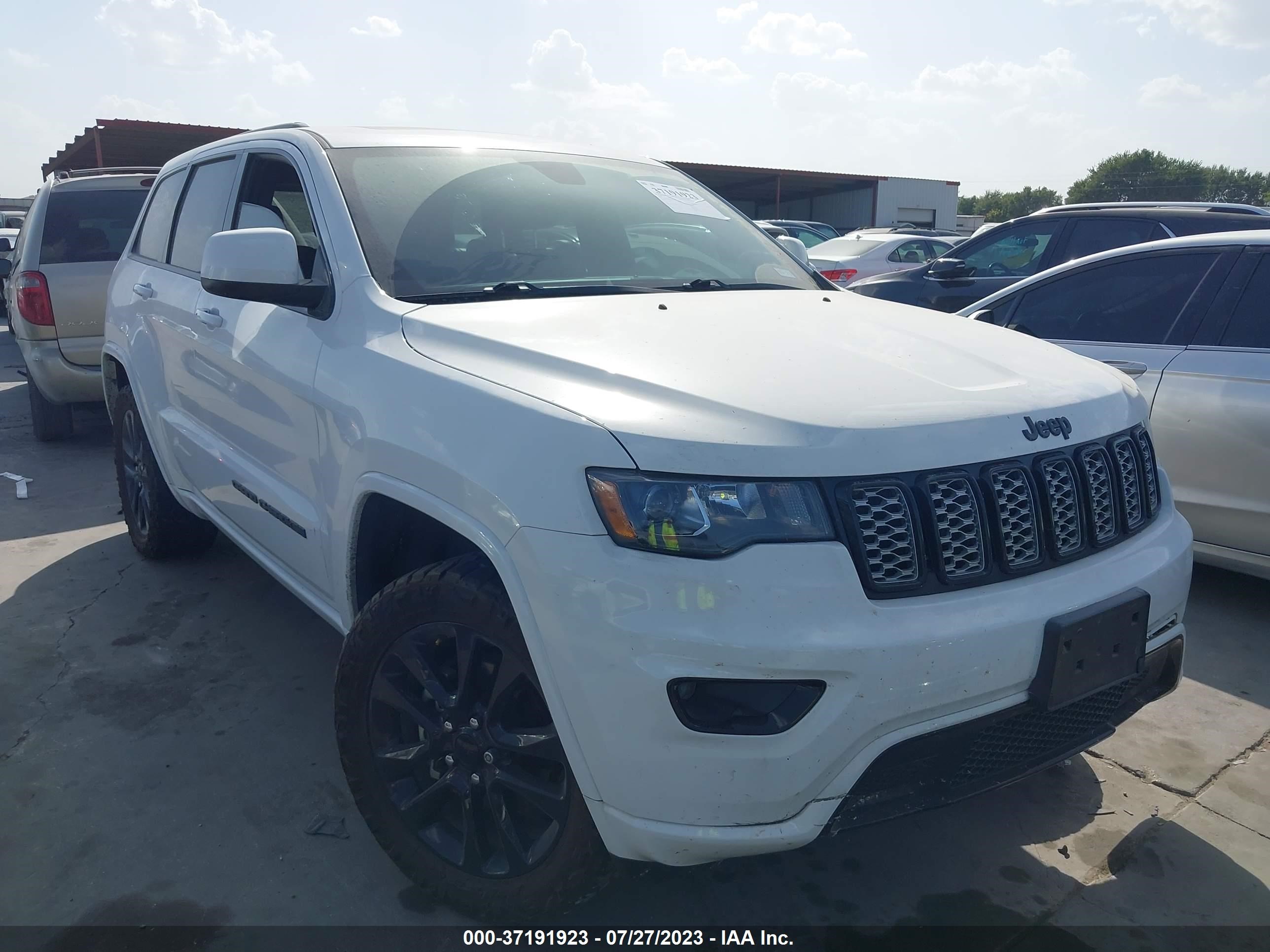 jeep grand cherokee 2018 1c4rjeag2jc489126