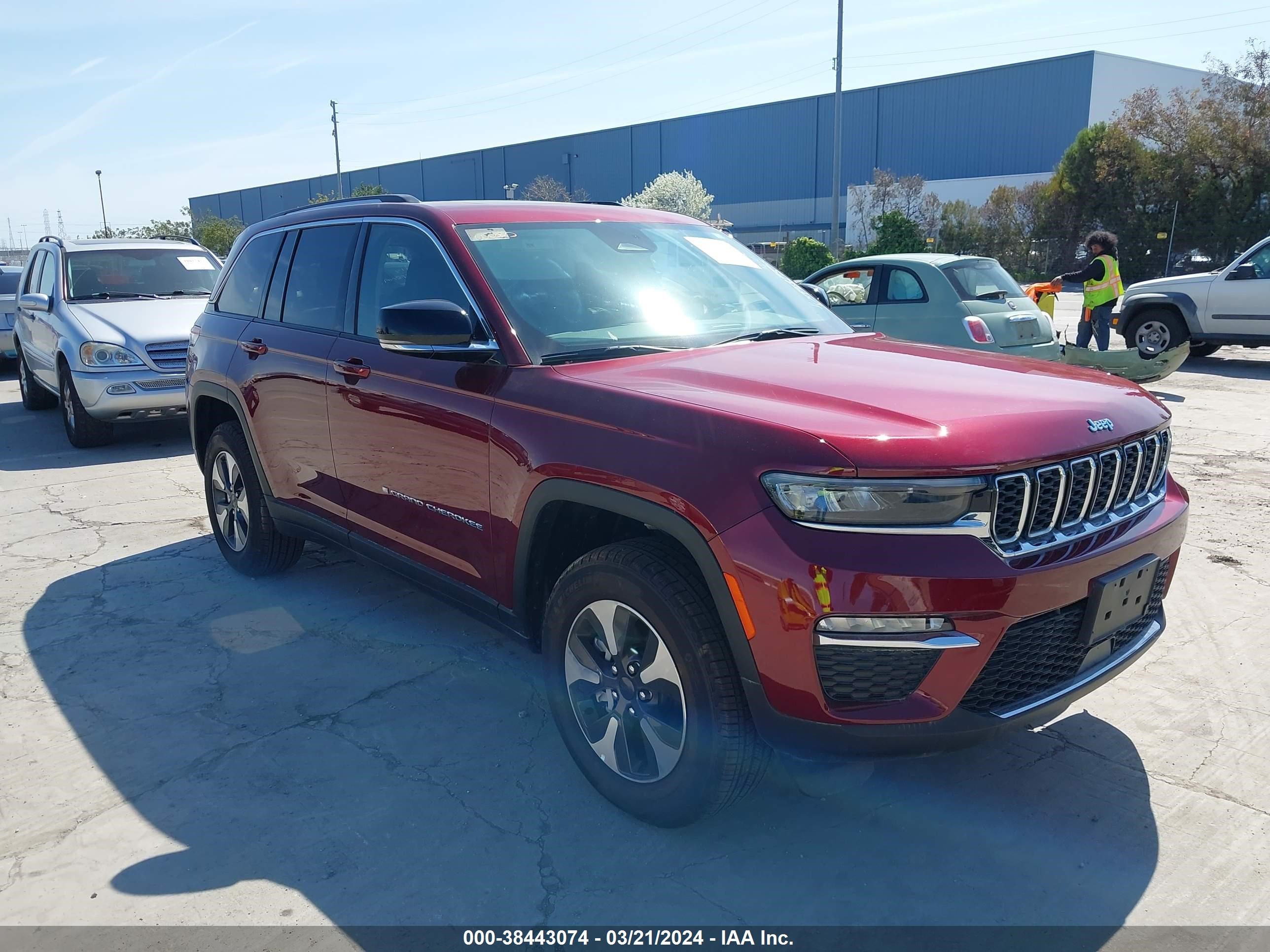 jeep grand cherokee 2023 1c4rjyb60pc633711