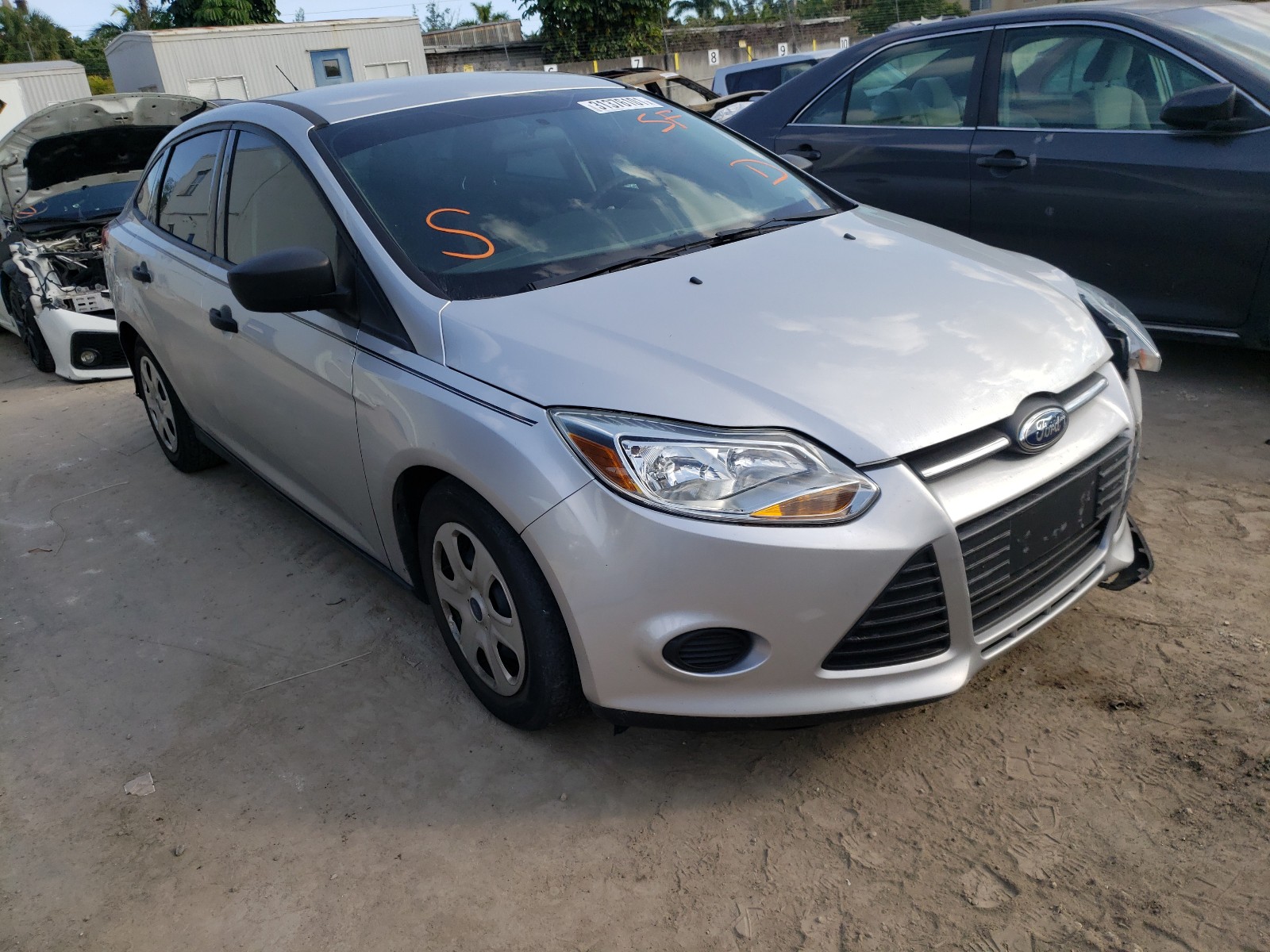 ford focus s 2014 1fadp3e20el135516