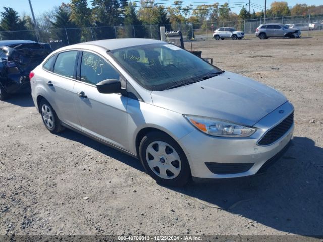 ford focus 2018 1fadp3e26jl210035