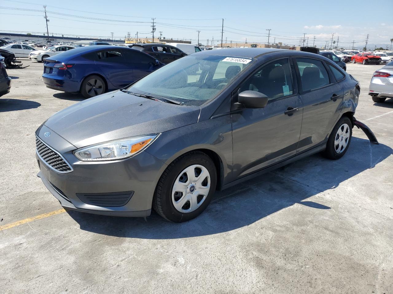 ford focus 2018 1fadp3e26jl230608