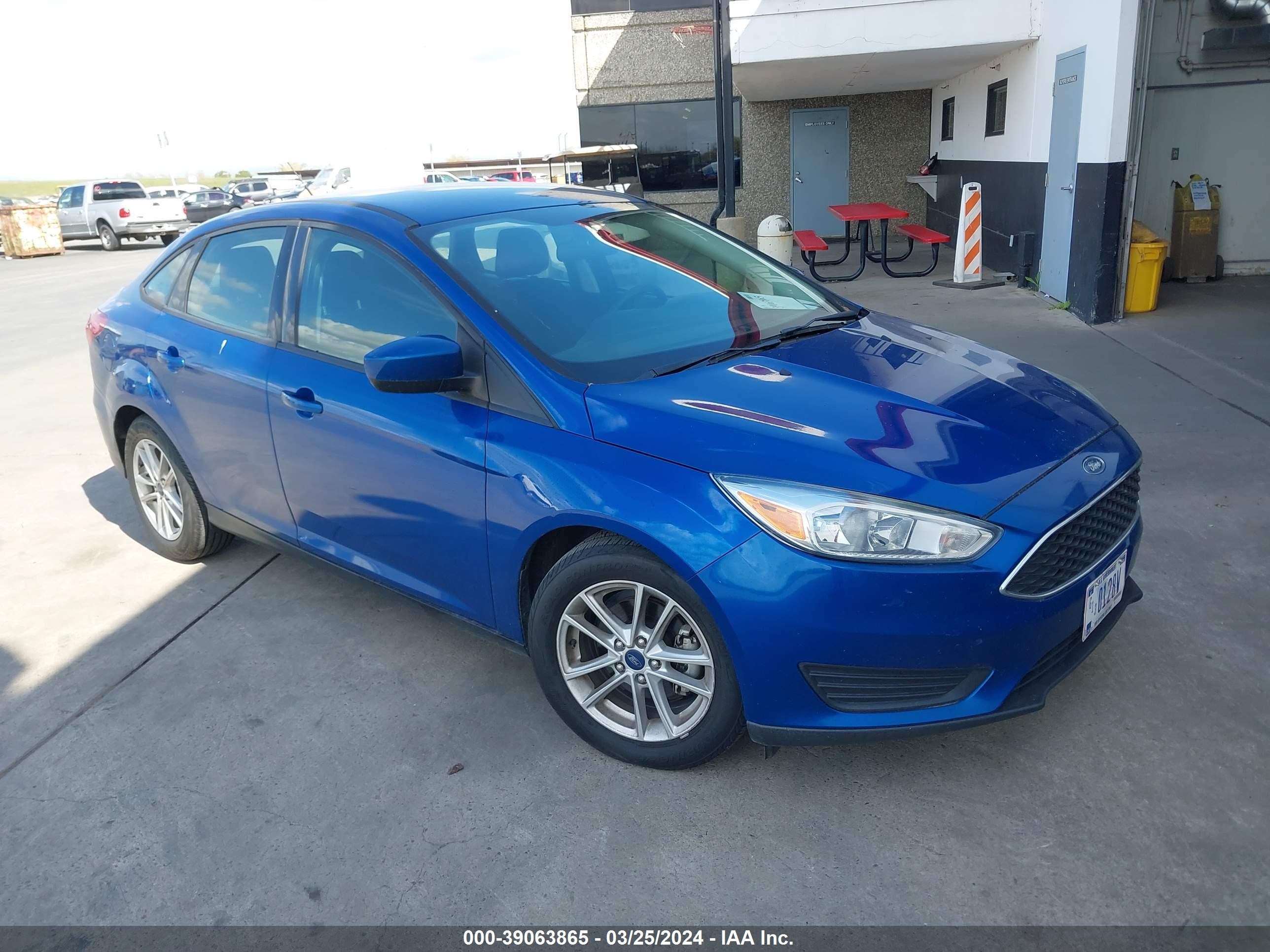 ford focus 2018 1fadp3f25jl328608