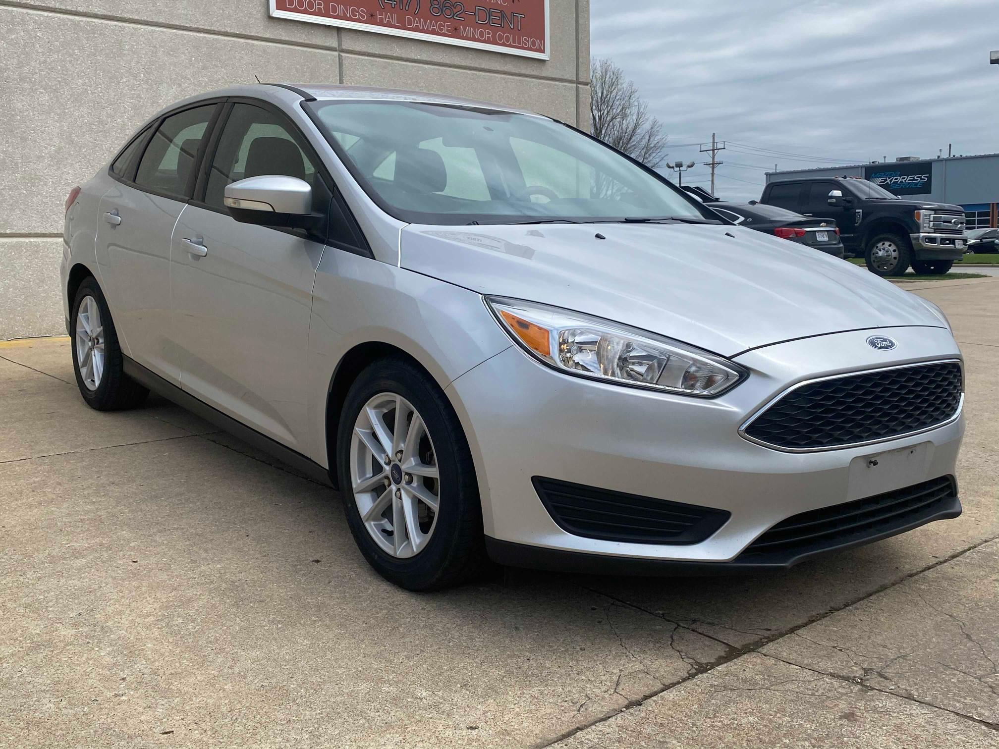 ford focus se 2017 1fadp3f2xhl259361