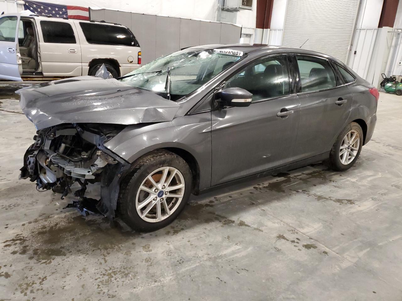 ford focus 2018 1fadp3f2xjl217231