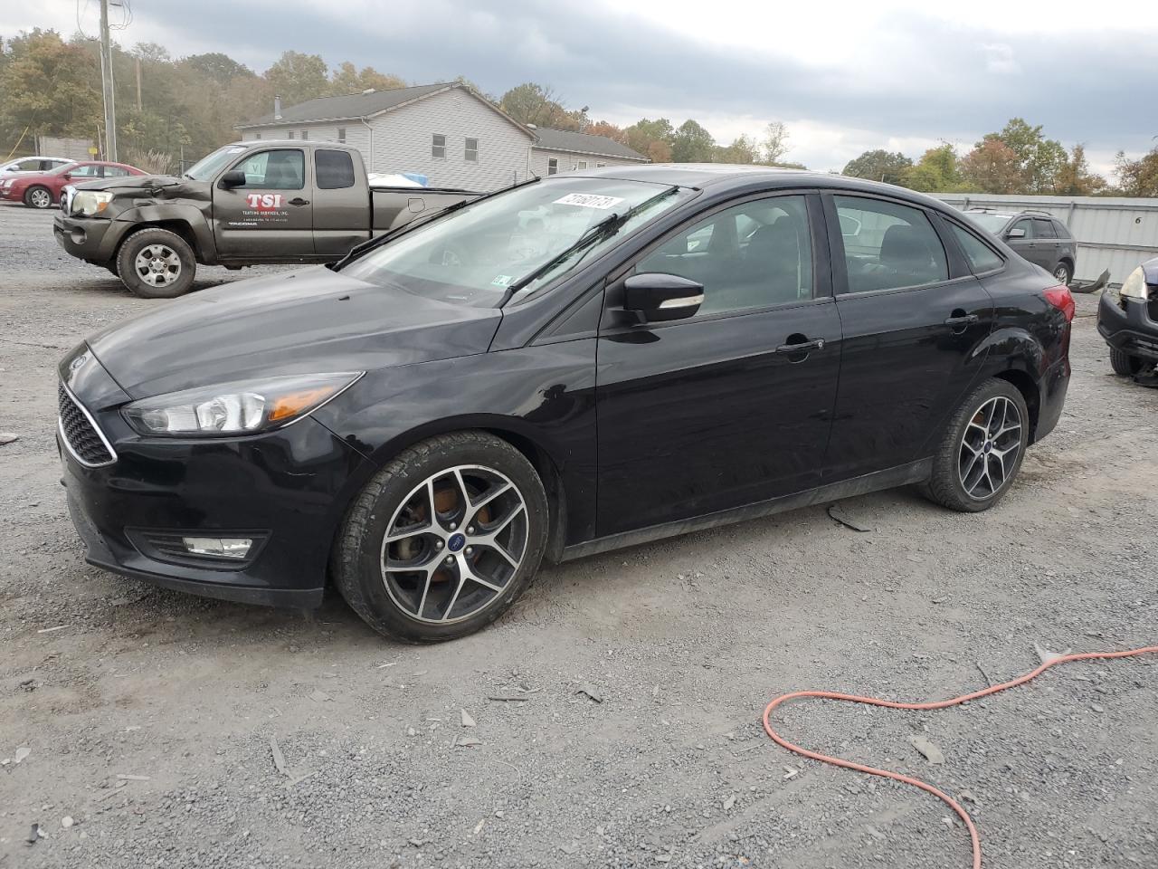 ford focus 2018 1fadp3h21jl225747