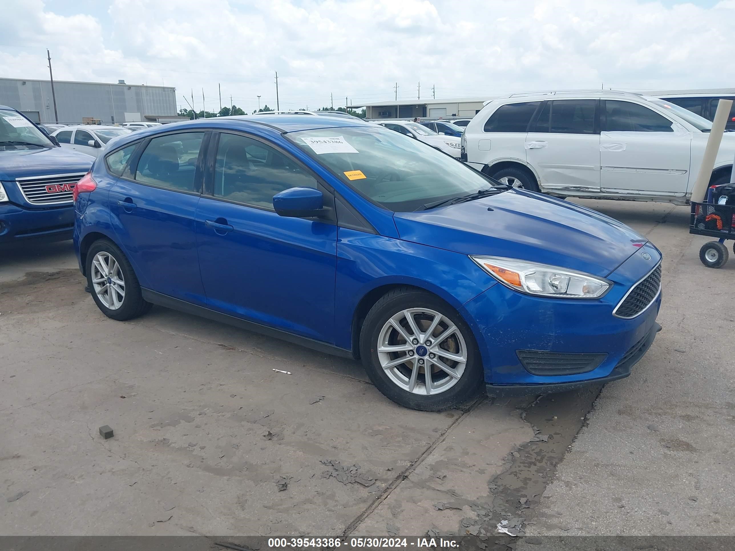 ford focus 2018 1fadp3k26jl220620