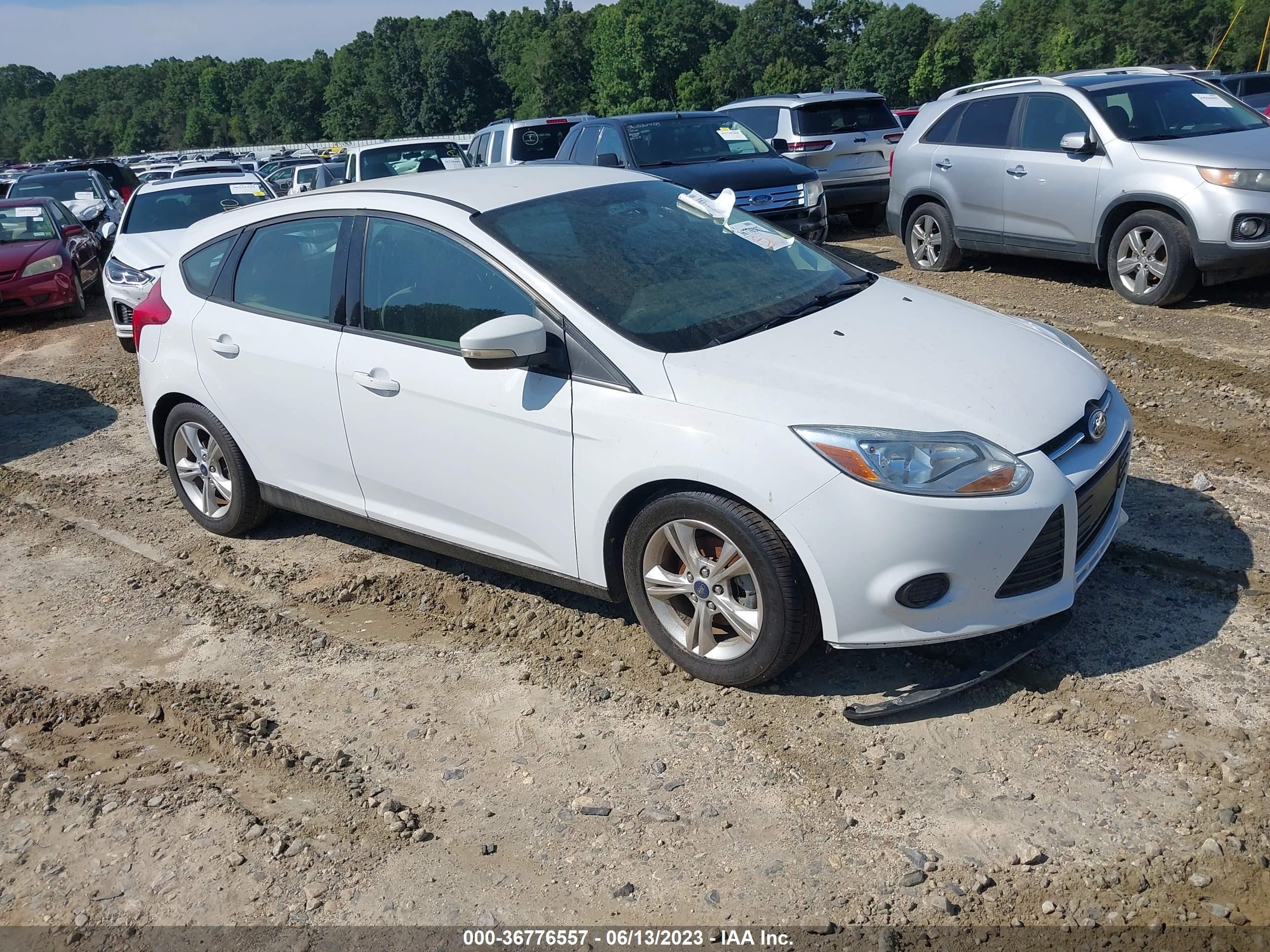 ford focus 2014 1fadp3k27el301115