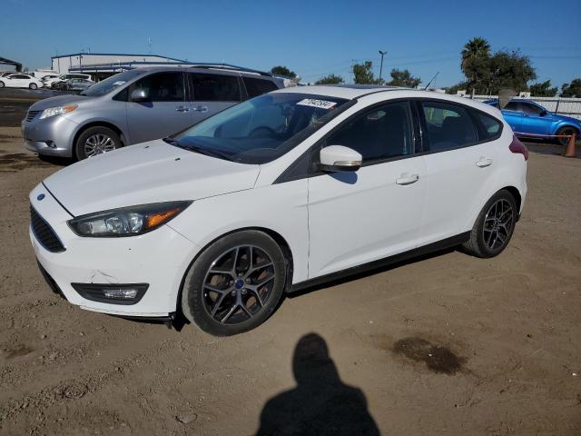 ford focus sel 2017 1fadp3m21hl258215