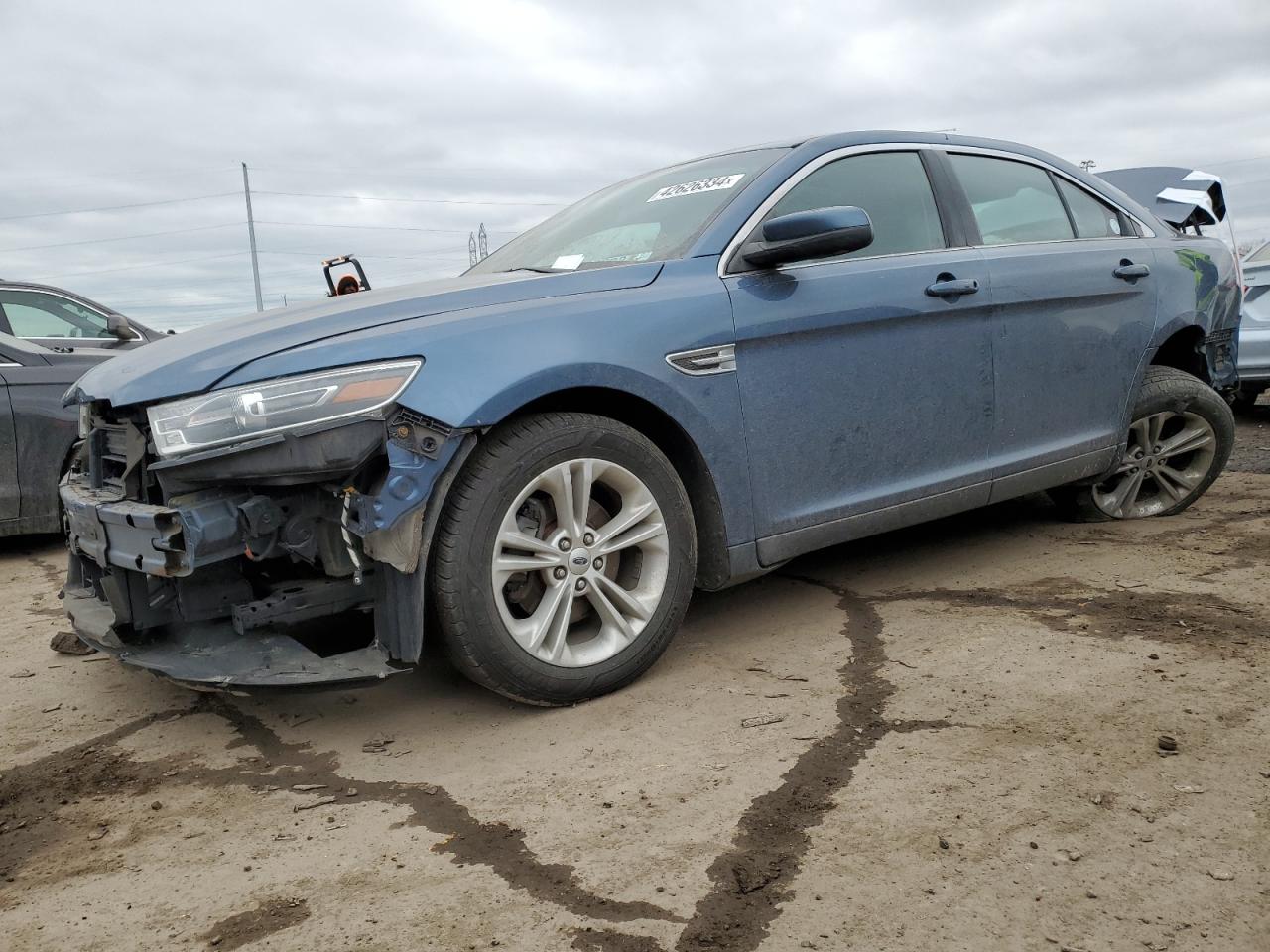 ford taurus 2018 1fahp2e83jg118518