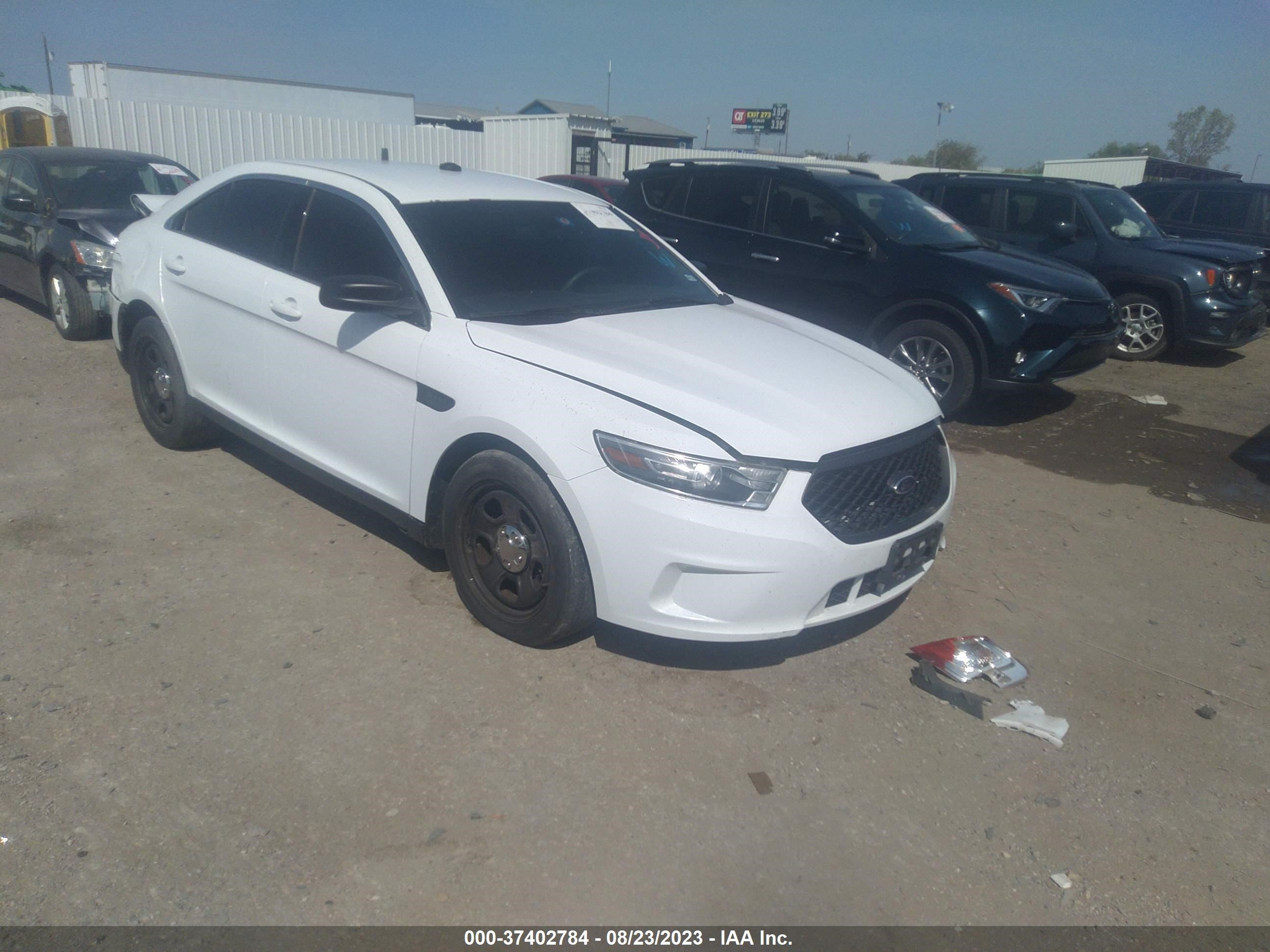 ford police 2015 1fahp2l81fg149177