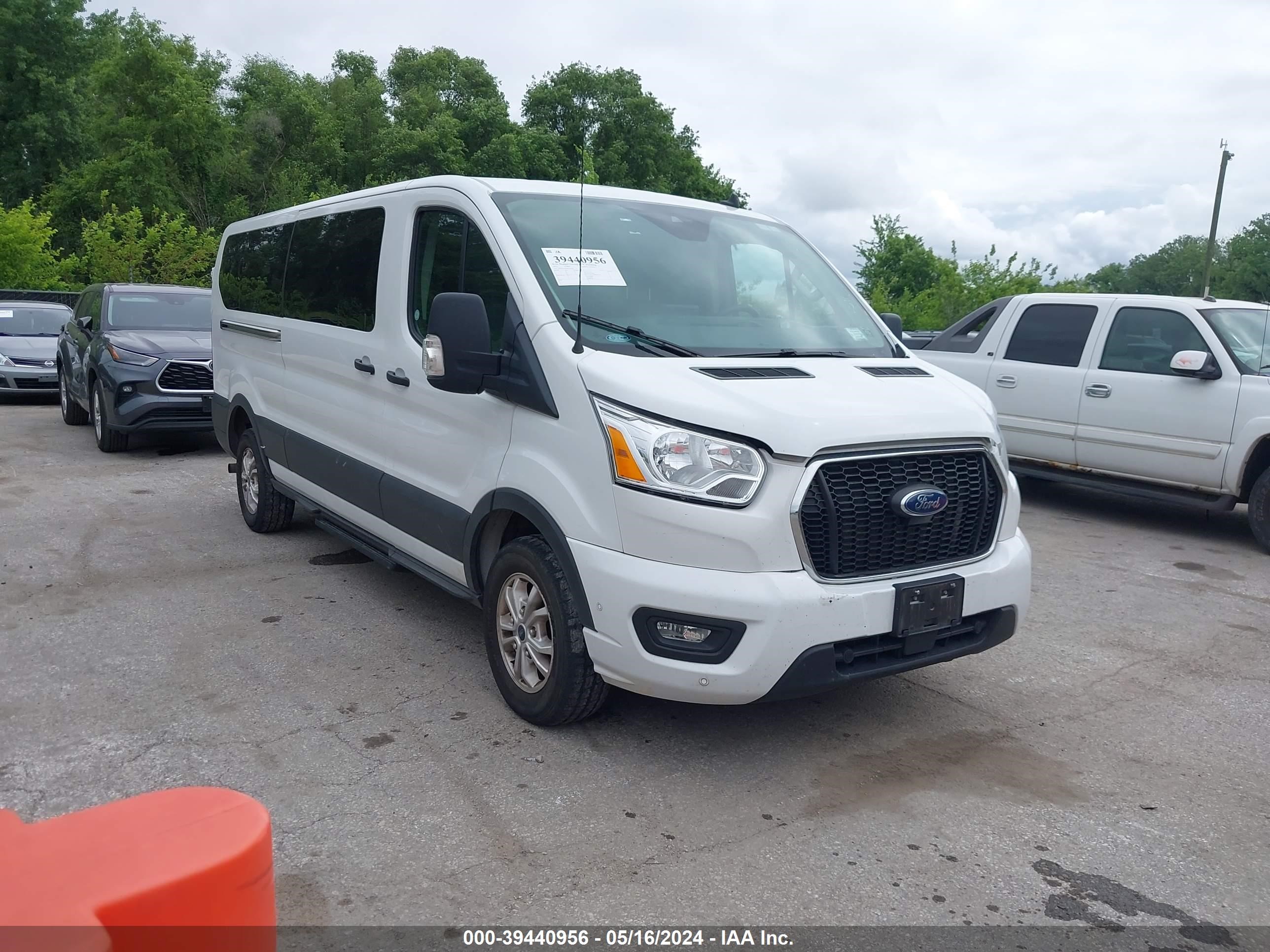 ford  2021 1fbax2y89mka15245