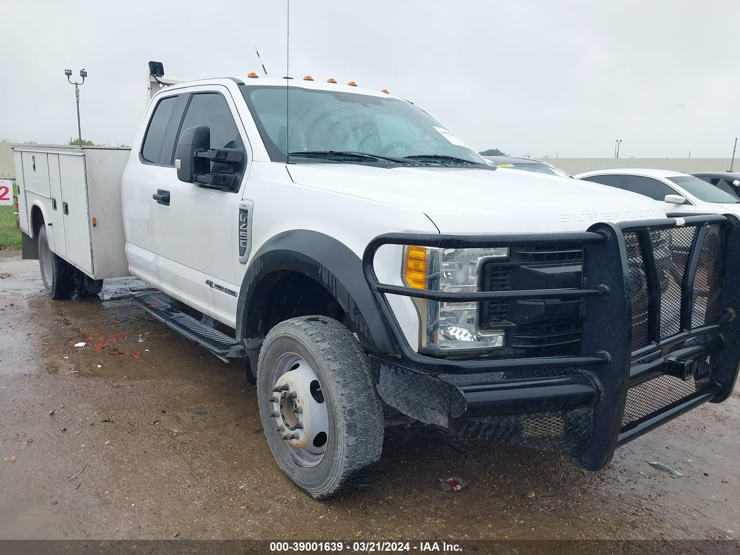 ford  2017 1fd0x4ht0hef00154