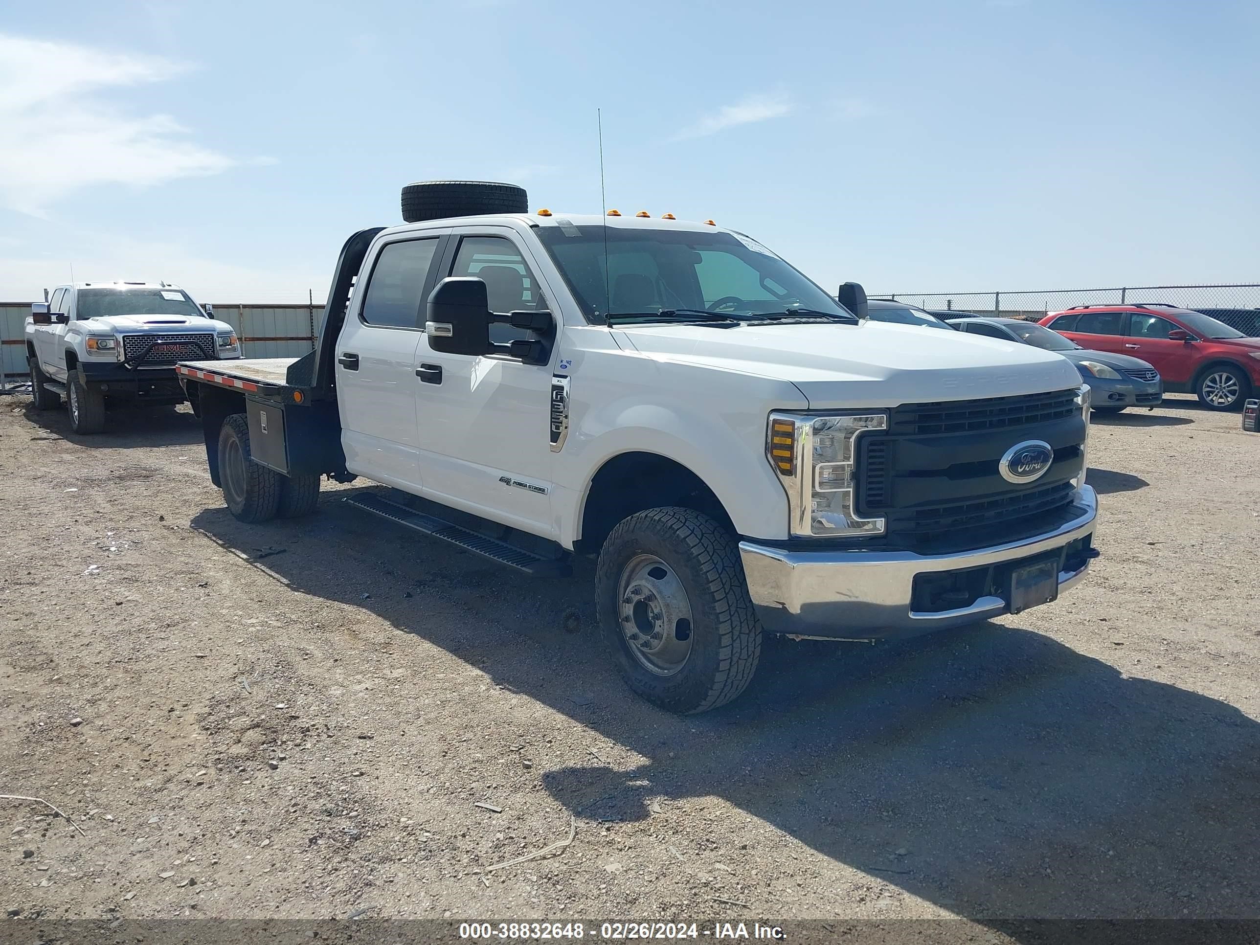 ford  2019 1fd8w3ht3keg23907