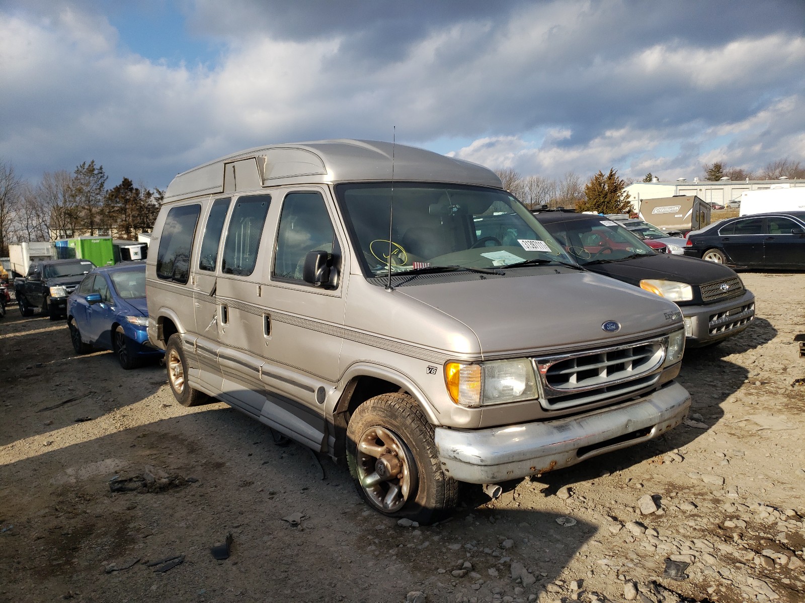 ford econoline 2001 1fdpe24l11hb63402