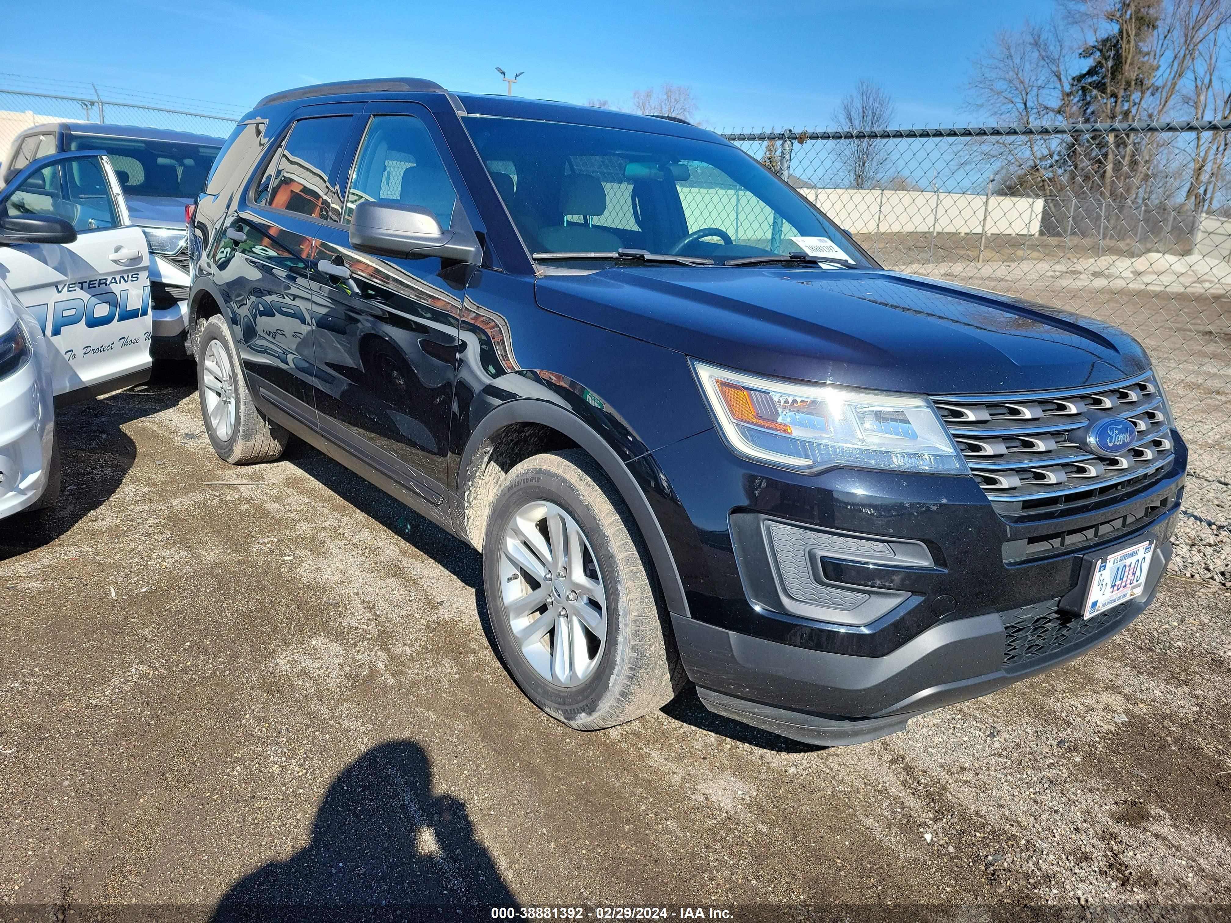 ford explorer 2017 1fm5k8b82hgb16672