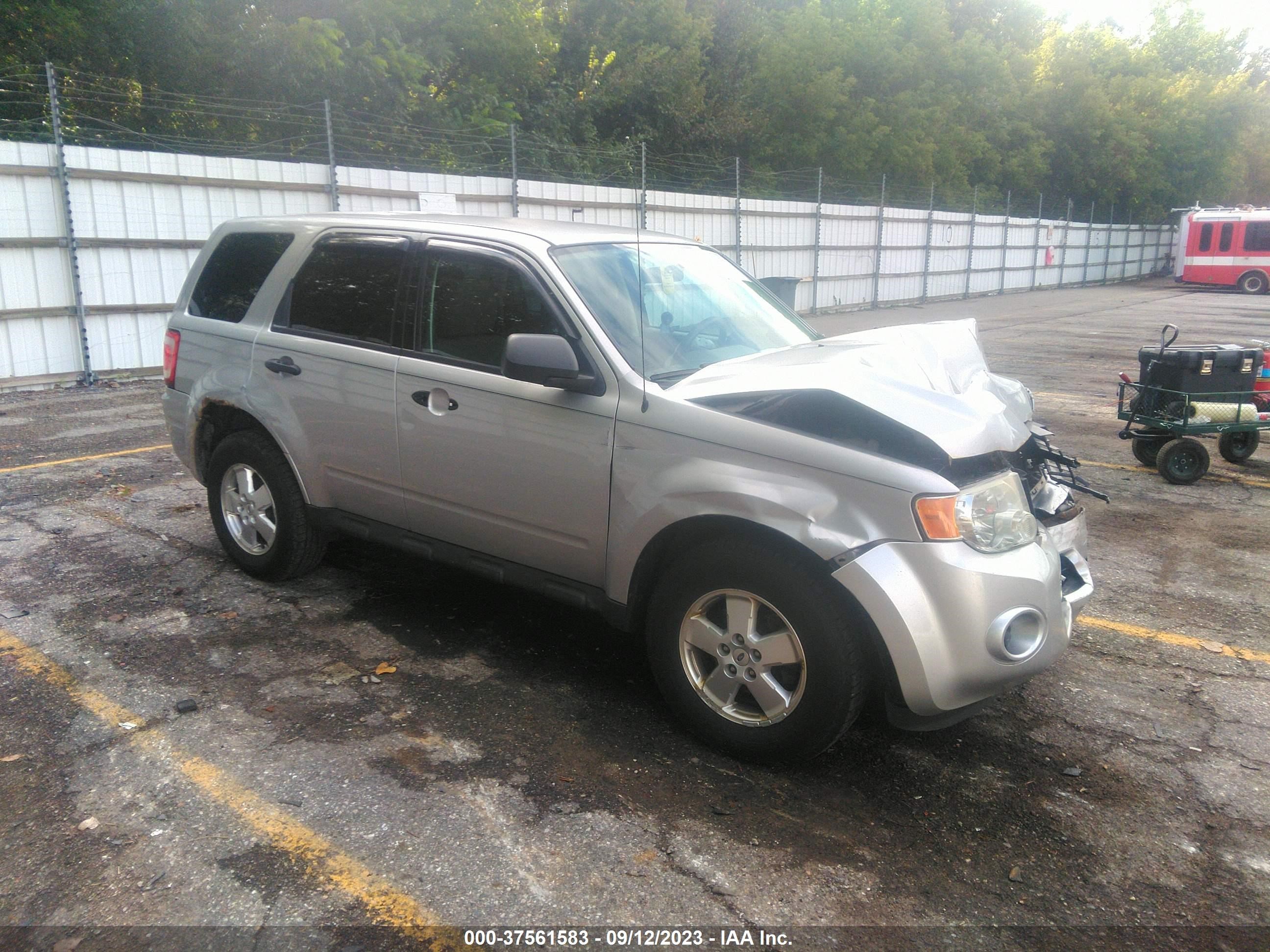 ford escape 2011 1fmcu0c70bka99240