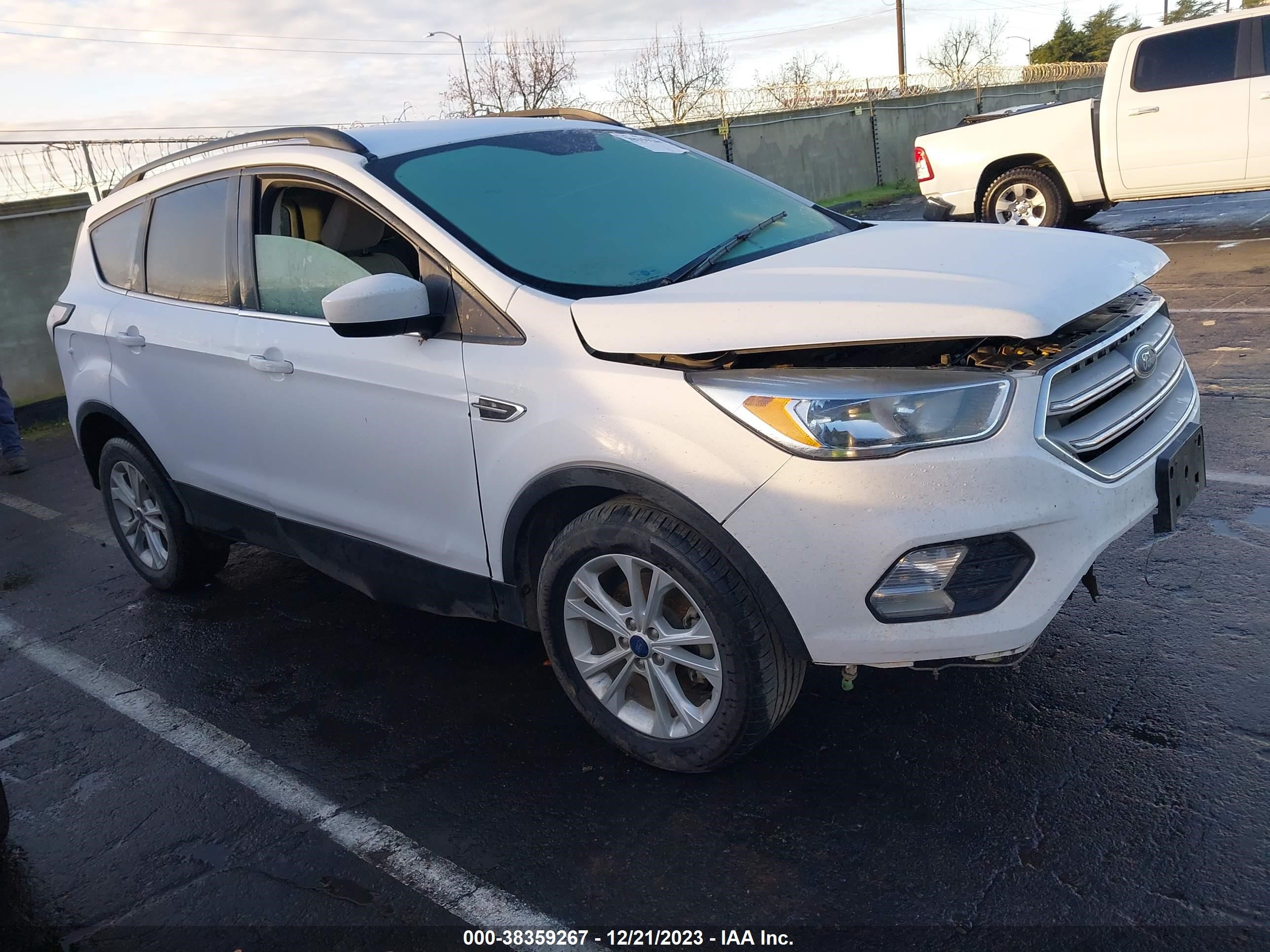 ford escape 2018 1fmcu0gd5jud08023