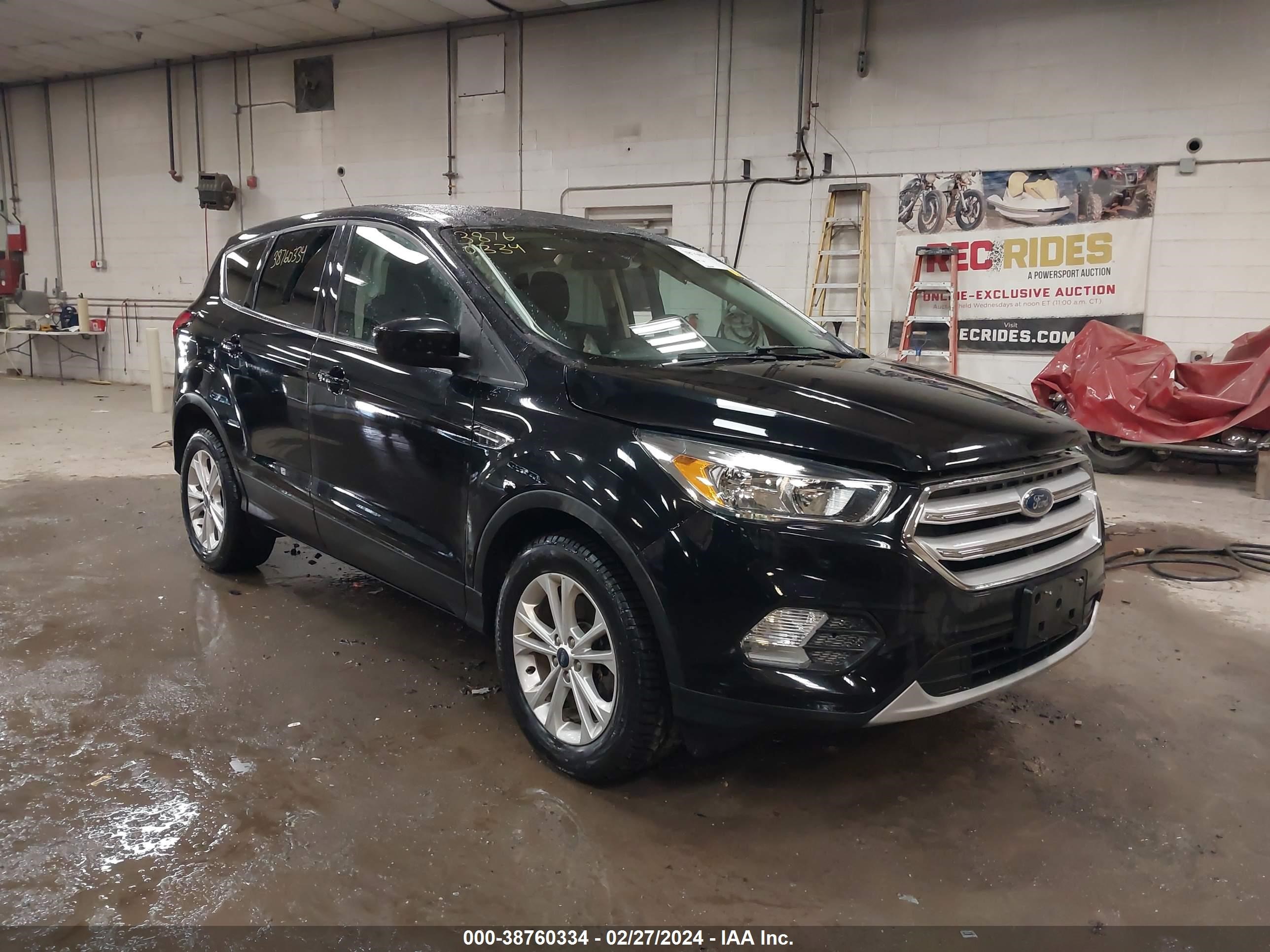 ford escape 2019 1fmcu9gd1kua57183