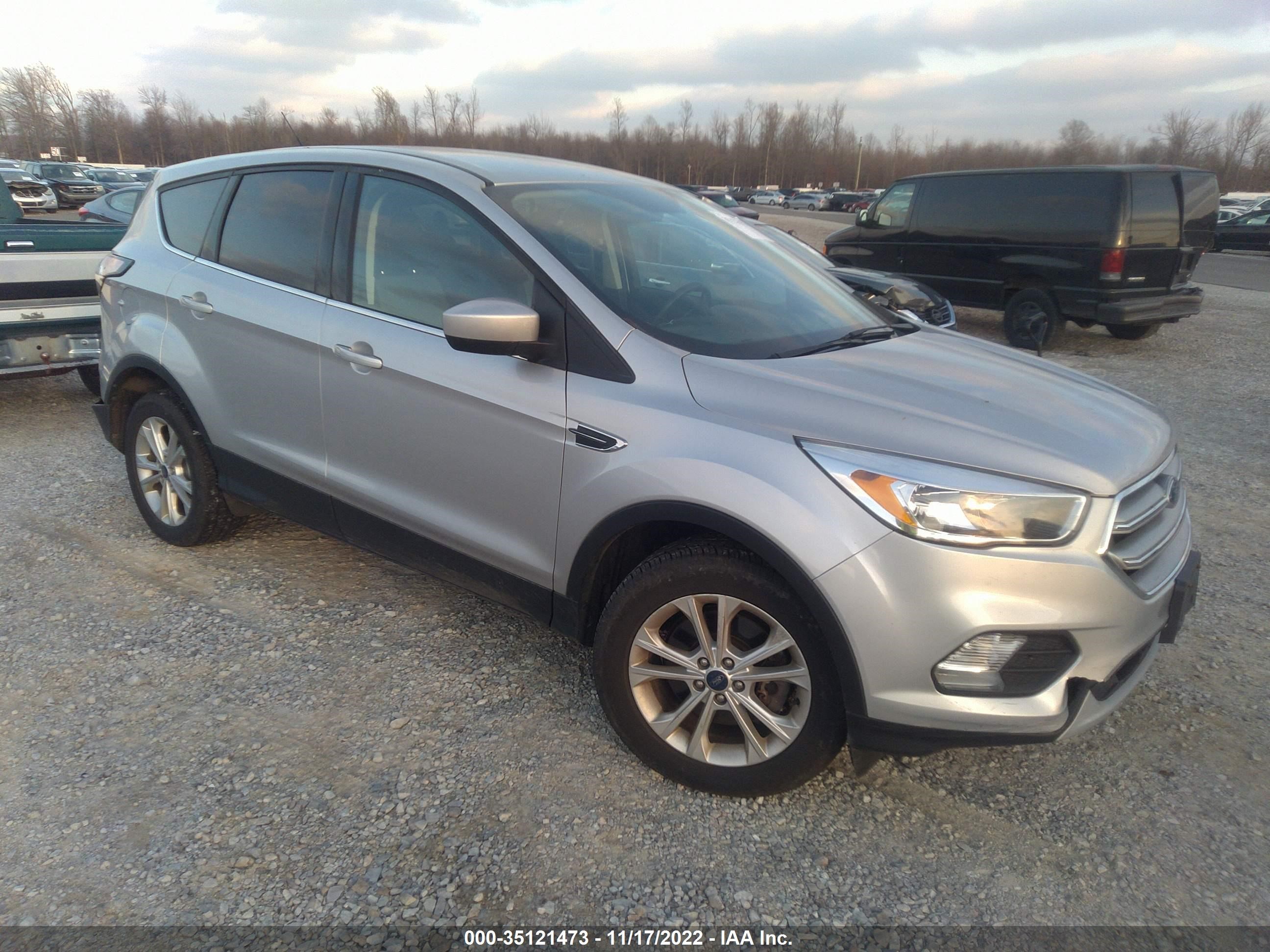 ford escape 2017 1fmcu9gd8huc38869