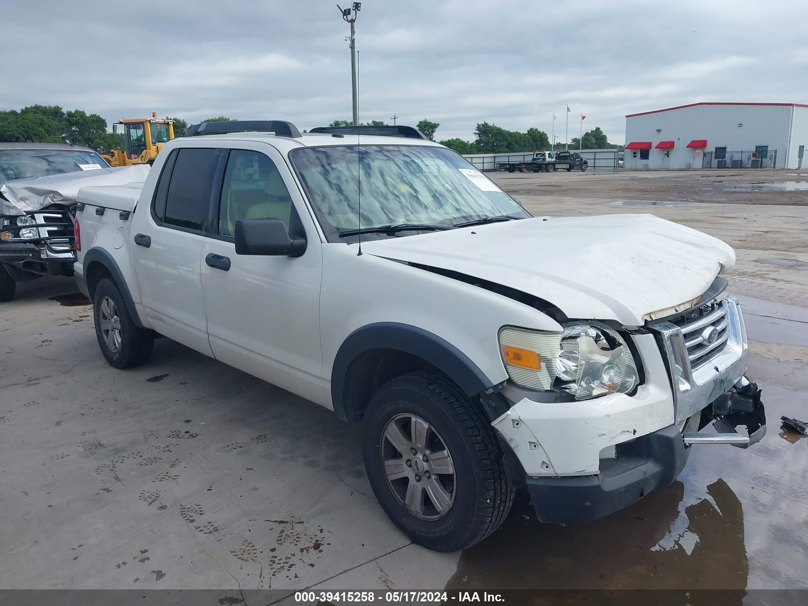 ford explorer sport trac 2009 1fmeu31e39ua02641