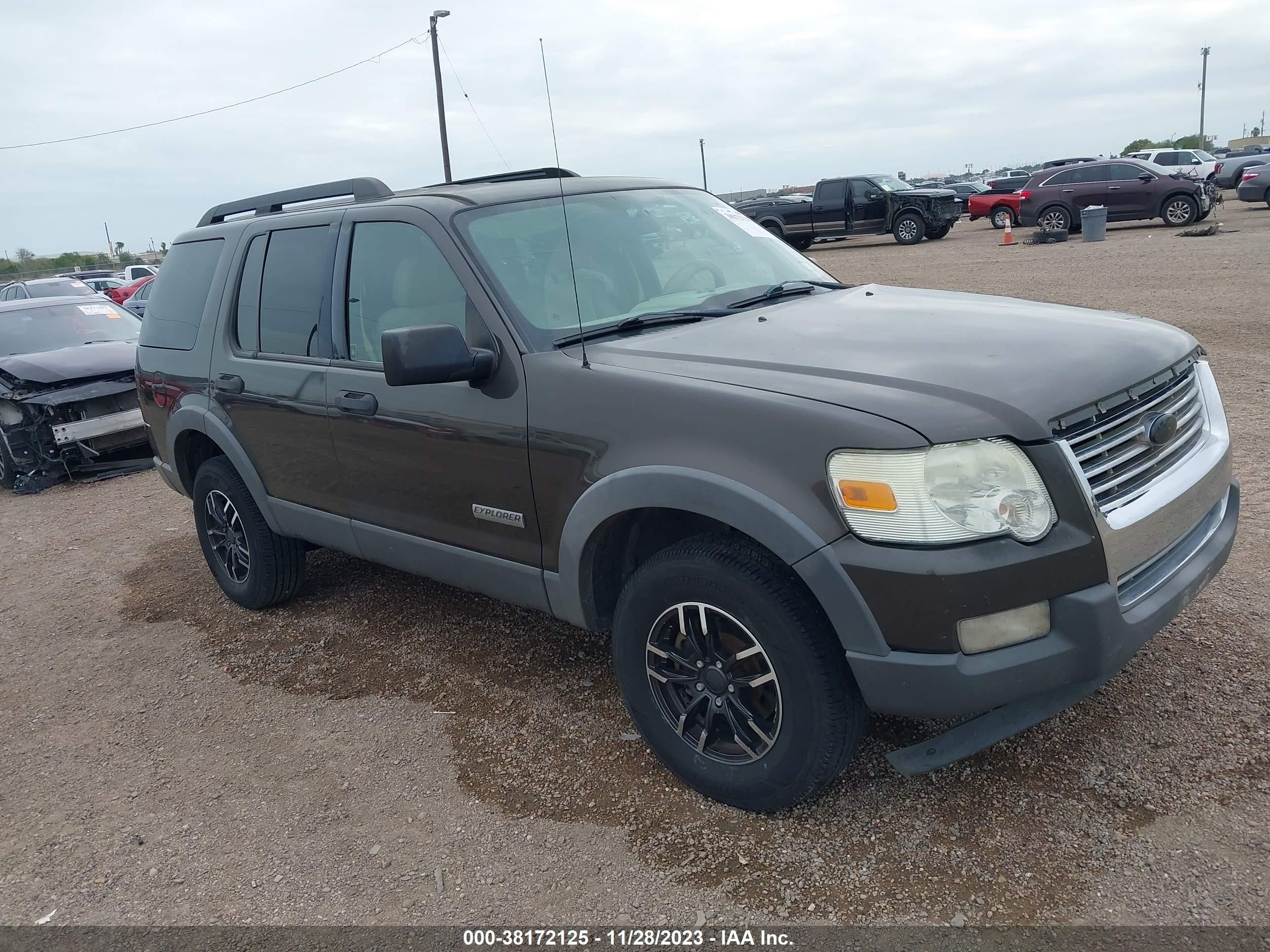 ford explorer 2006 1fmeu63e76ub23005