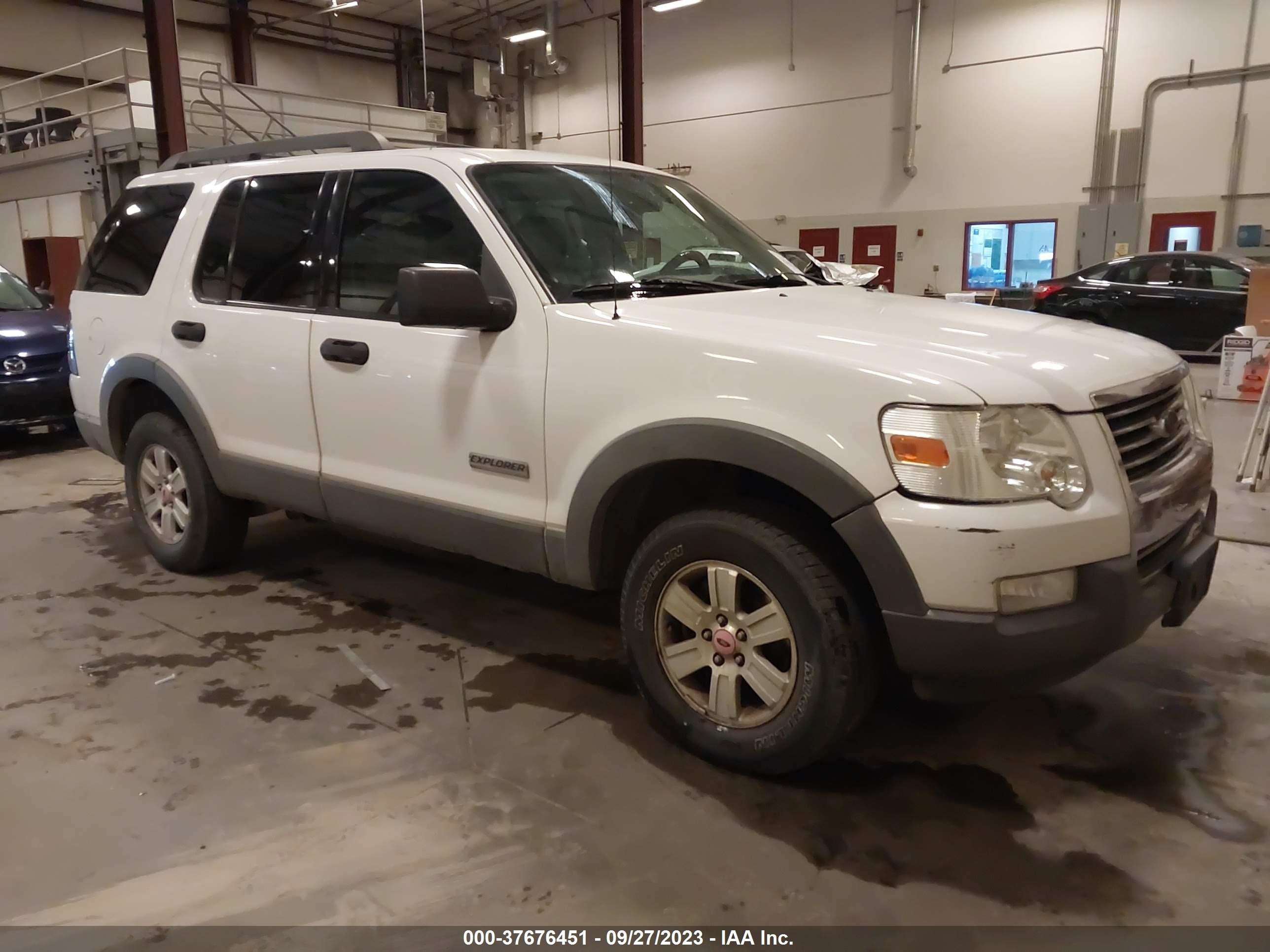 ford explorer 2006 1fmeu63e76za06253