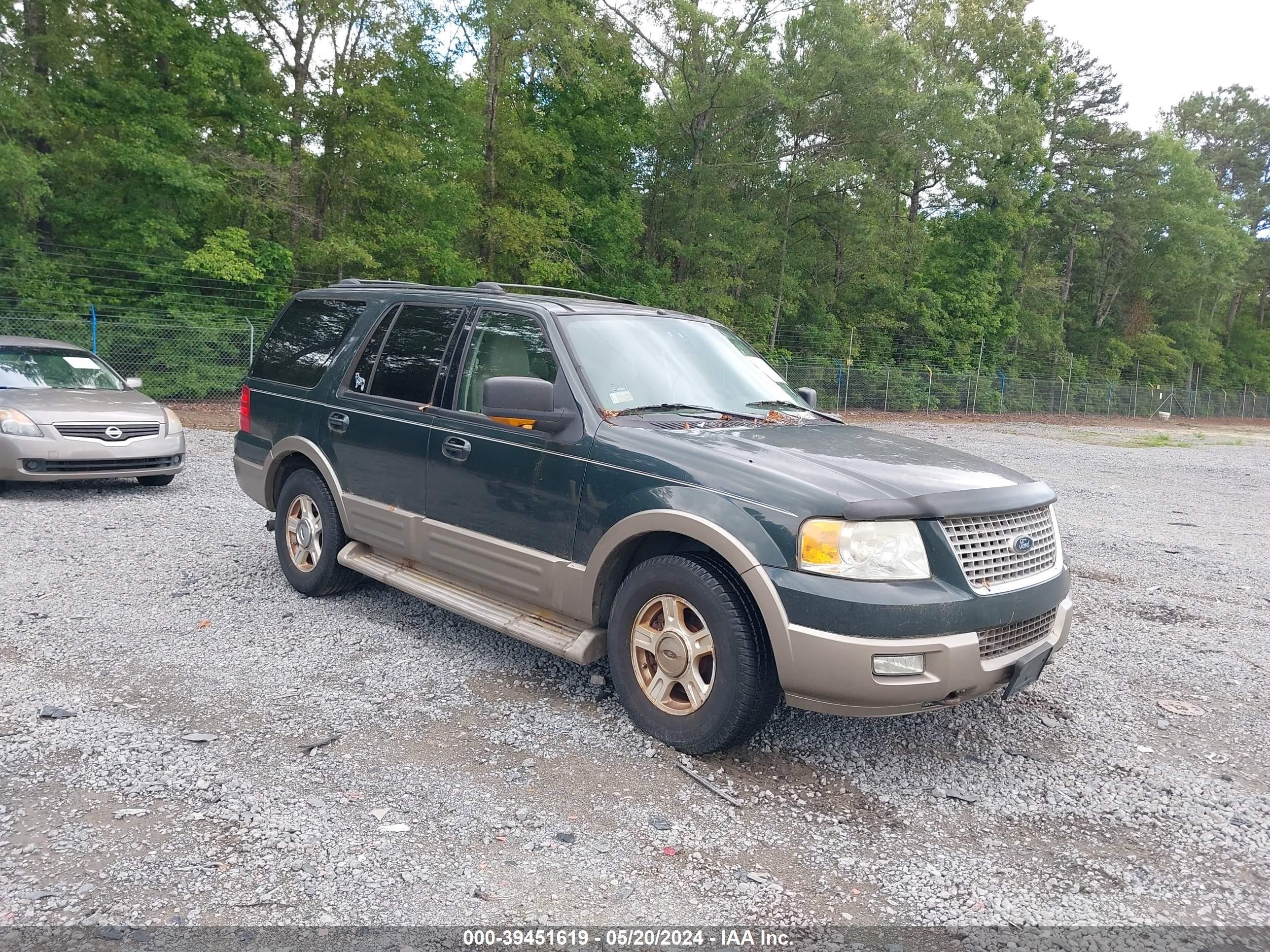 ford expedition 2004 1fmpu18l74lb38609