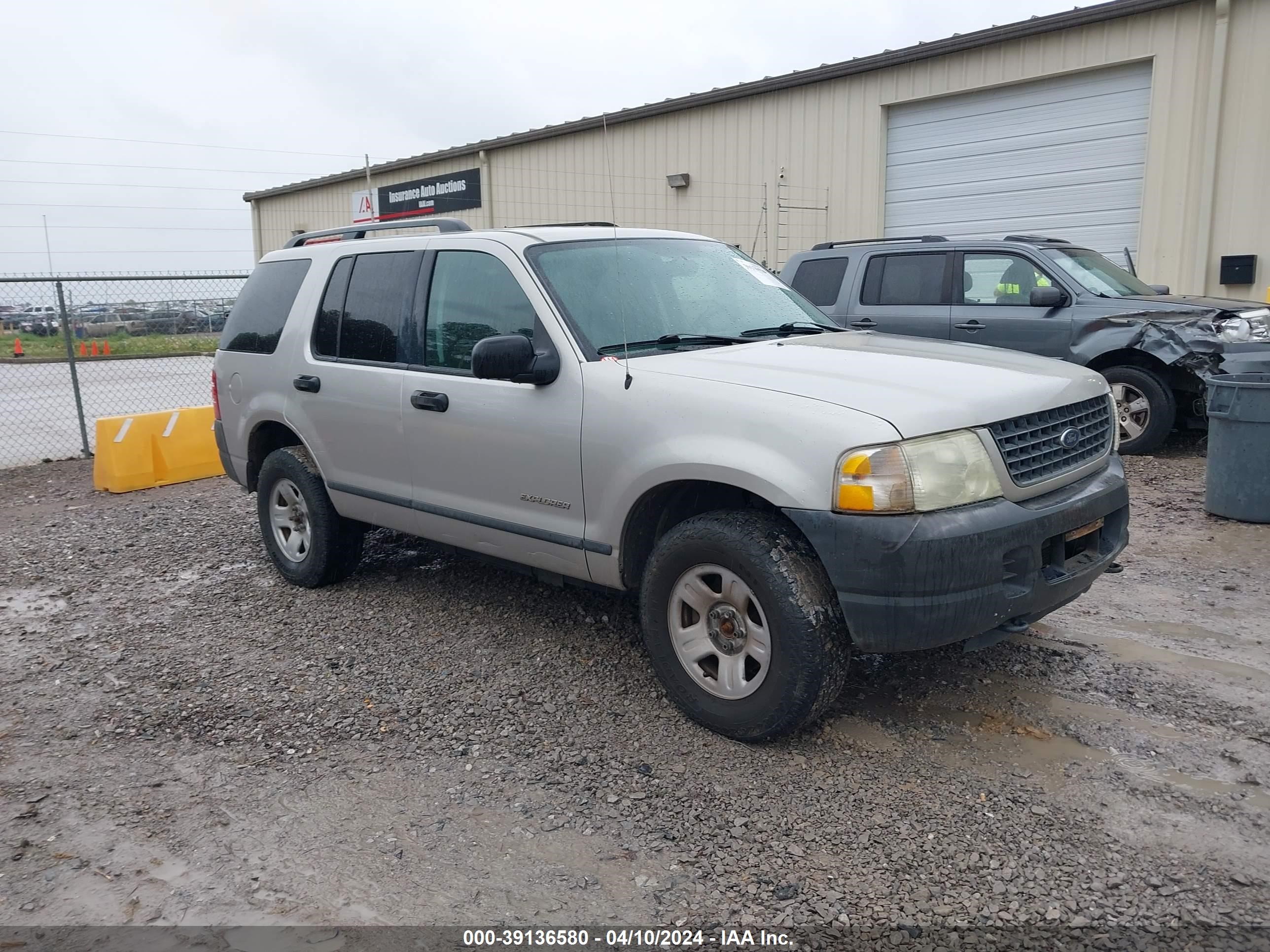 ford explorer 2004 1fmzu72k24zb06028