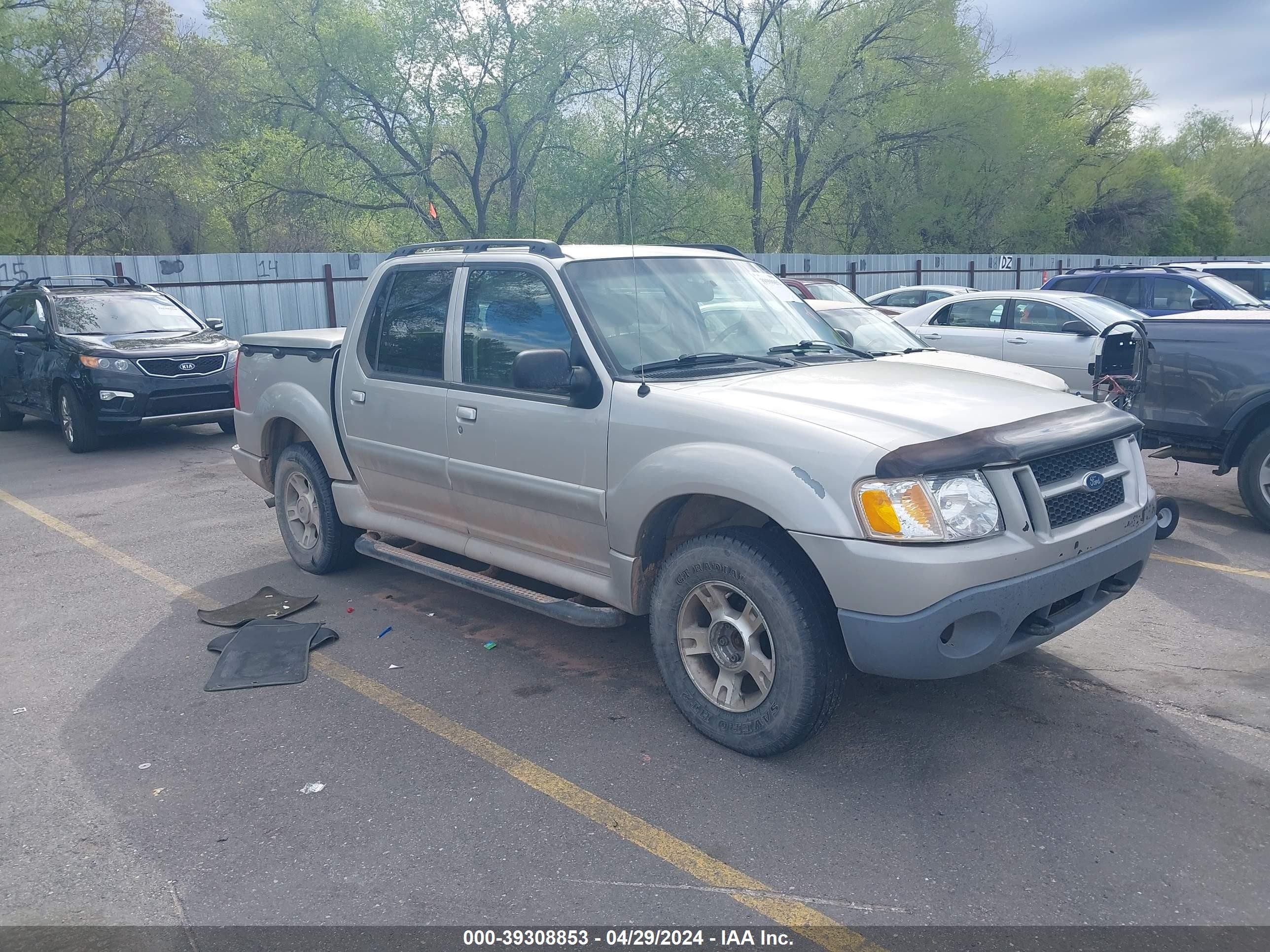 ford explorer sport trac 2004 1fmzu77k54ua77081