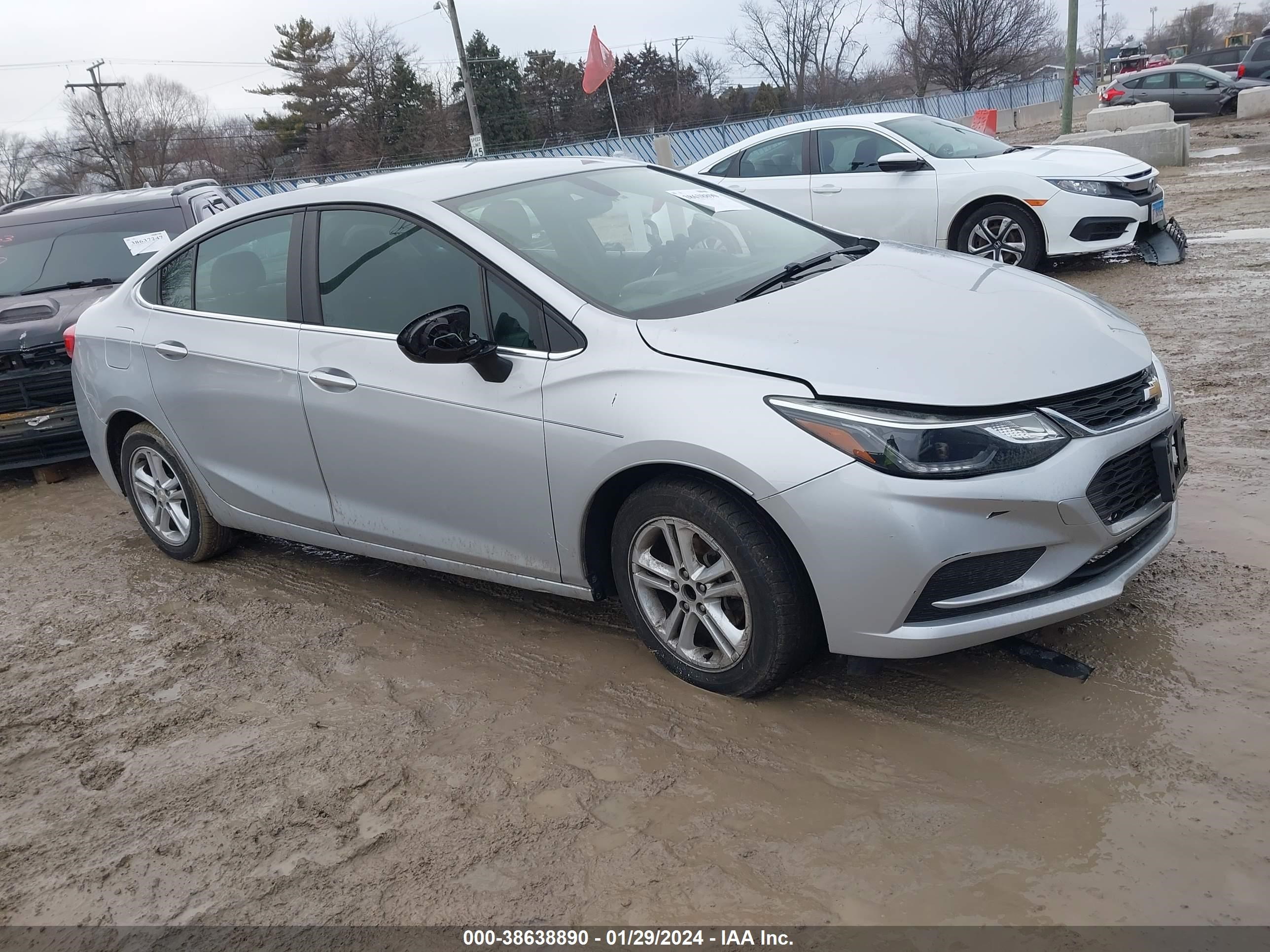 chevrolet cruze 2018 1g1be5sm0j7213913