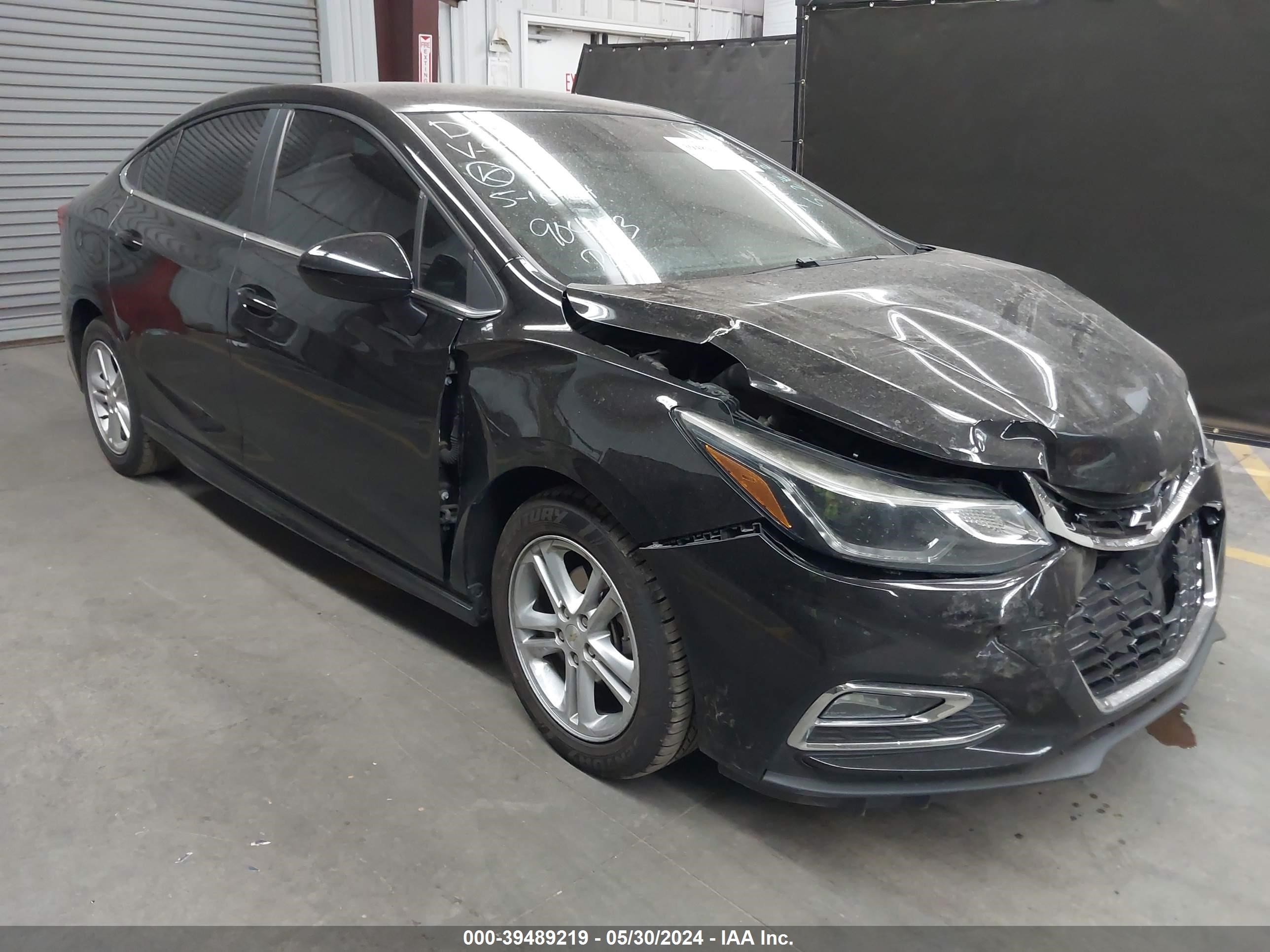 chevrolet cruze 2018 1g1be5sm7j7129944