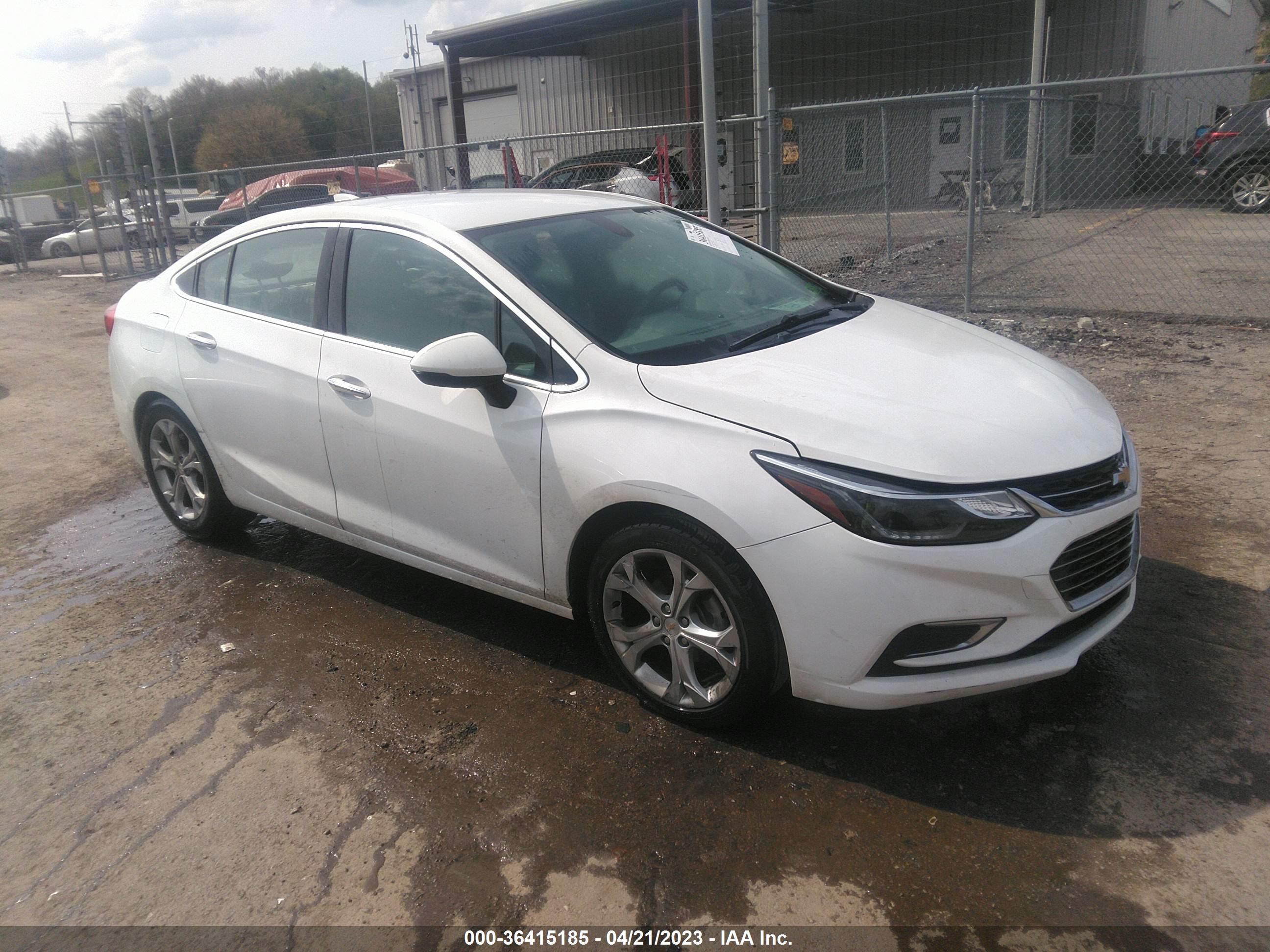 chevrolet cruze 2017 1g1bf5sm8h7104915