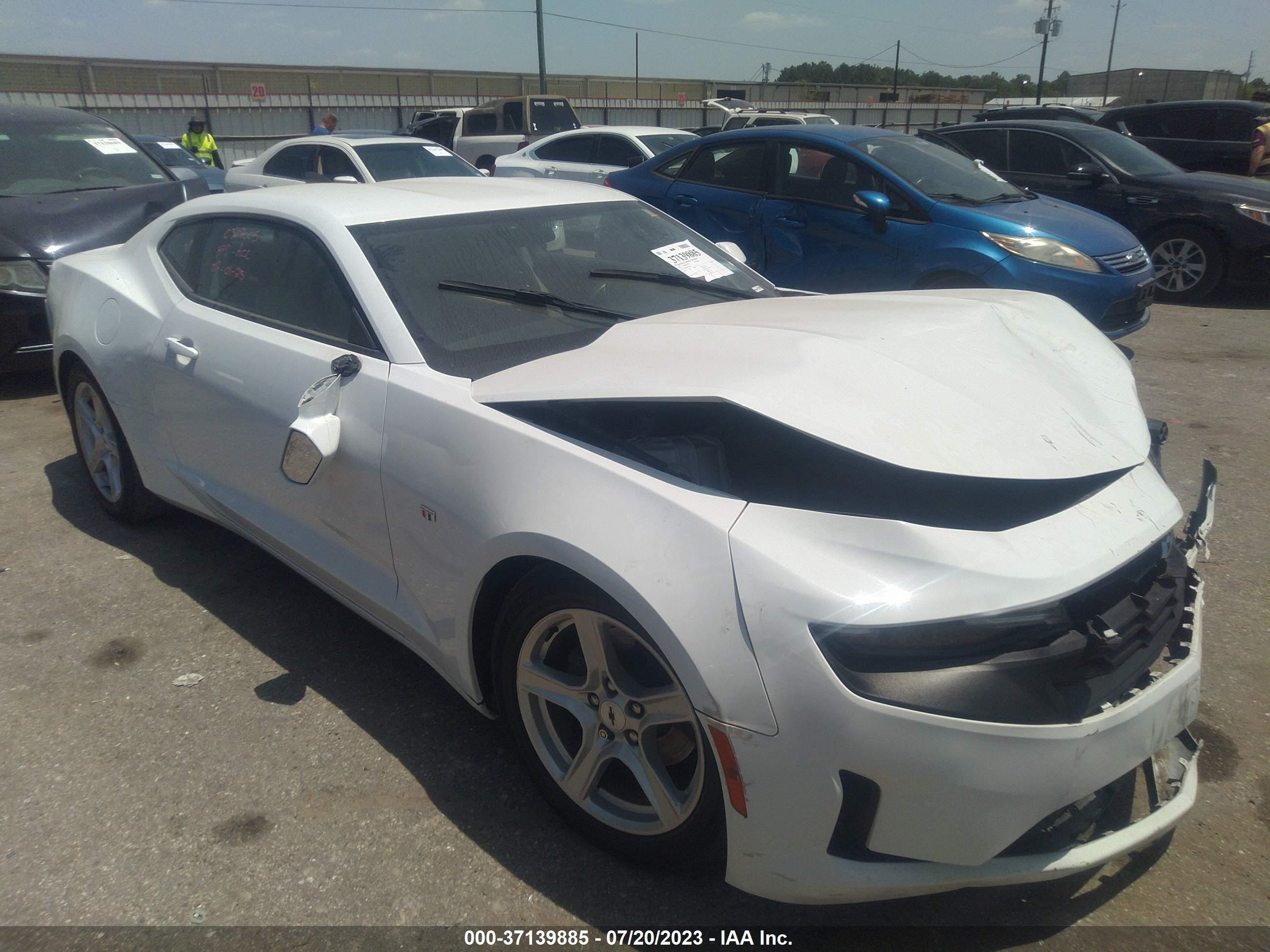 chevrolet camaro 2020 1g1fb1rx0l0120839