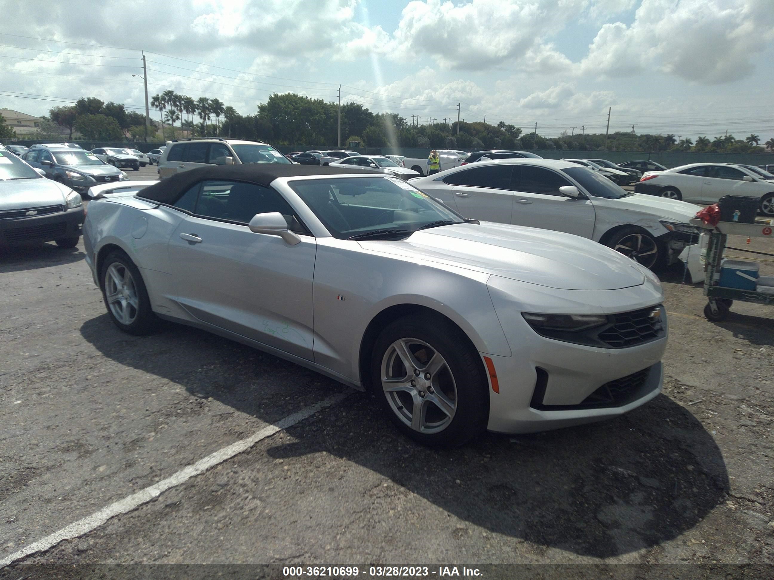 chevrolet camaro 2019 1g1fb3dx6k0125240