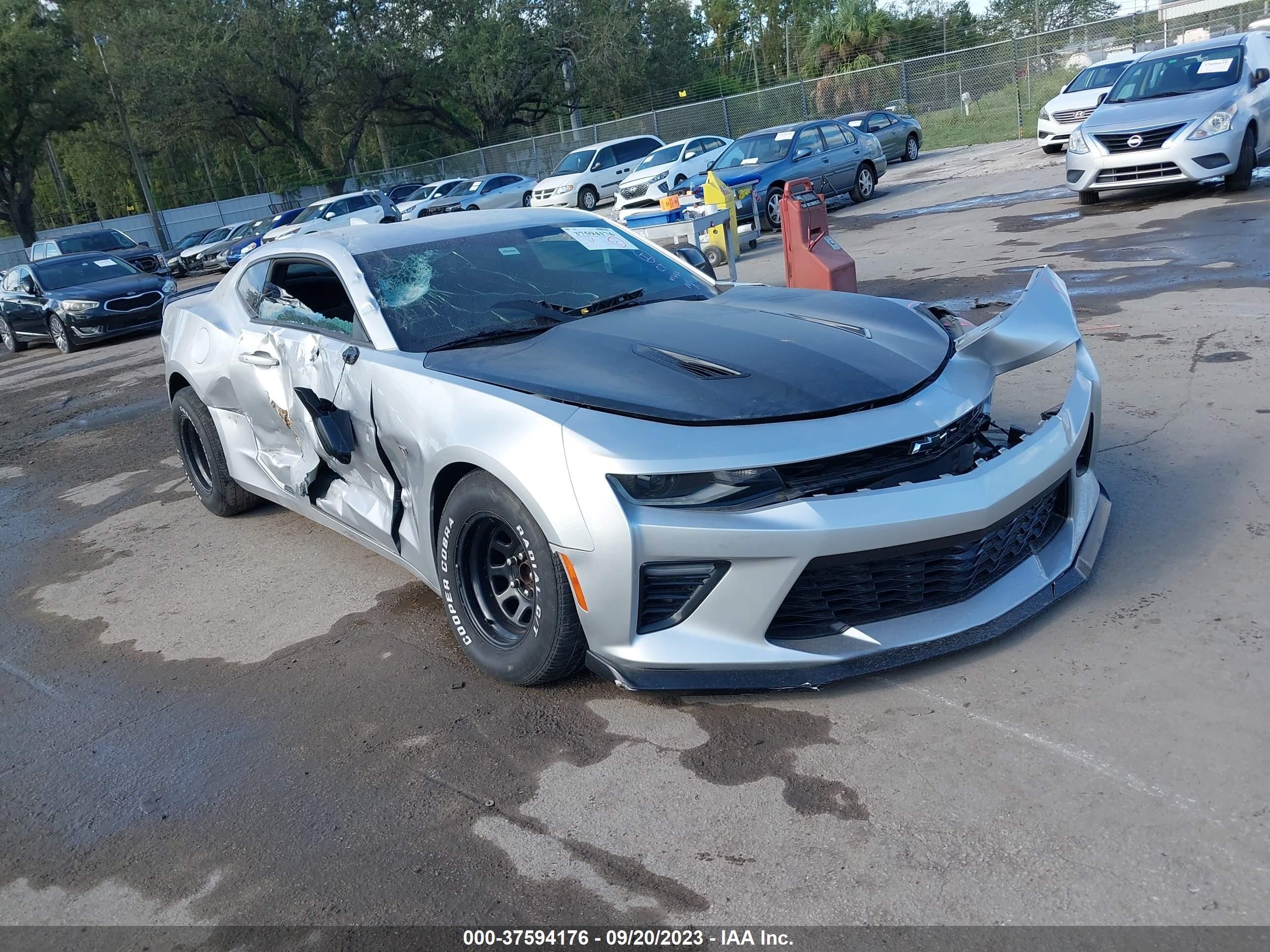 chevrolet camaro 2018 1g1fe1r70j0162111